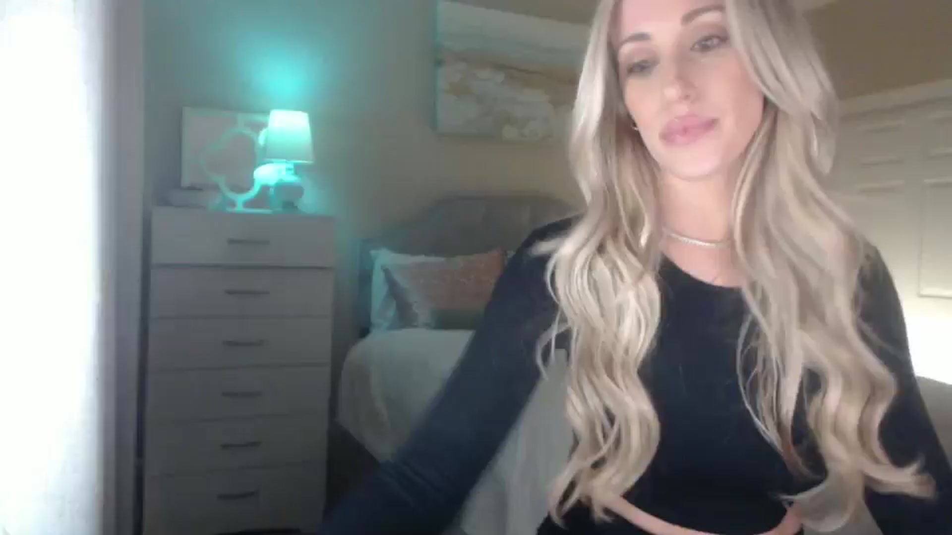 Gallery image thumbnail from Queen_bambii's myfreecams stream on, 12/02/2024, 05:53 image 10 of 20