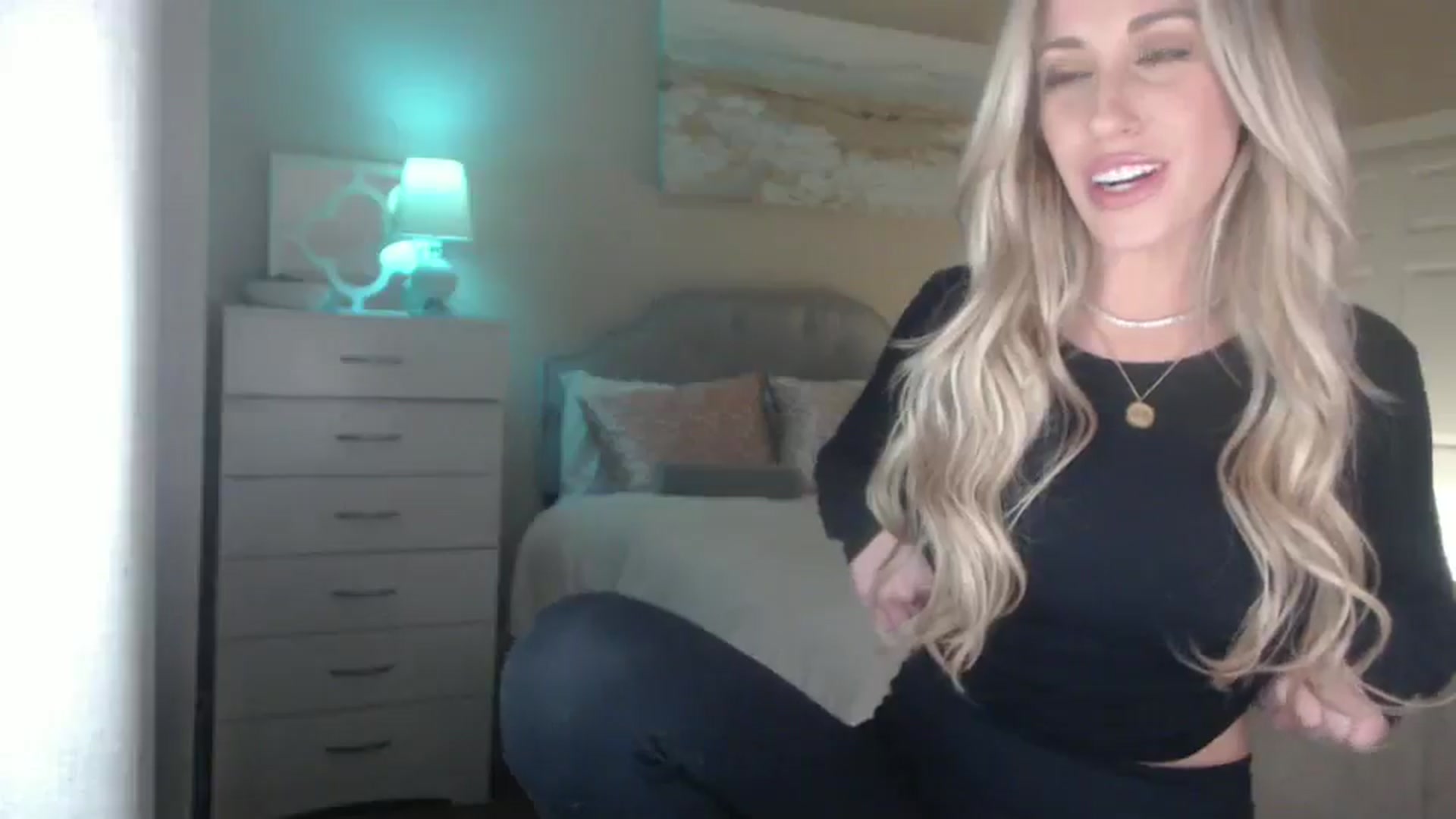 Gallery image thumbnail from Queen_bambii's myfreecams stream on, 12/02/2024, 07:41 image 7 of 20