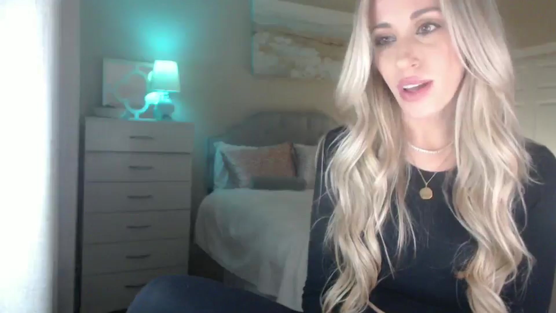 Gallery image thumbnail from Queen_bambii's myfreecams stream on, 12/02/2024, 07:41 image 3 of 20