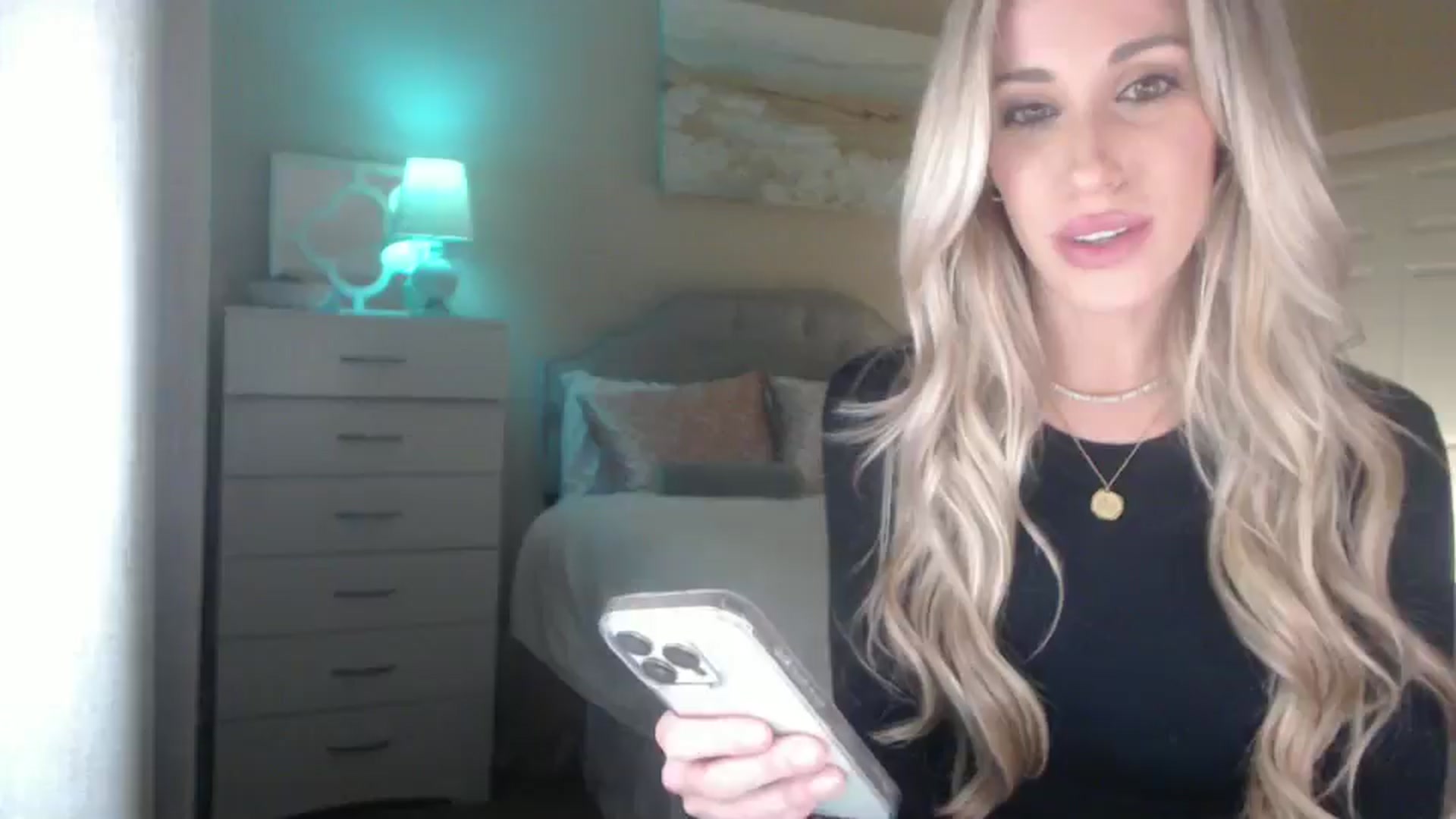 Gallery image thumbnail from Queen_bambii's myfreecams stream on, 12/02/2024, 07:41 image 4 of 20