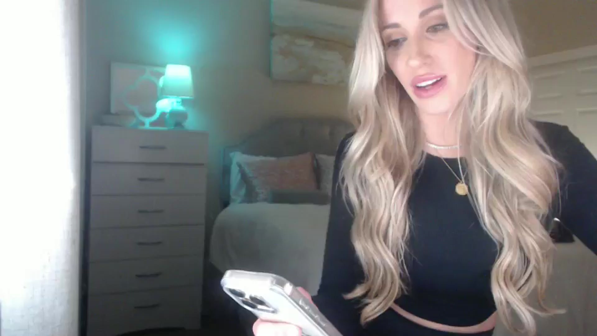 Gallery image thumbnail from Queen_bambii's myfreecams stream on, 12/02/2024, 07:41 image 12 of 20