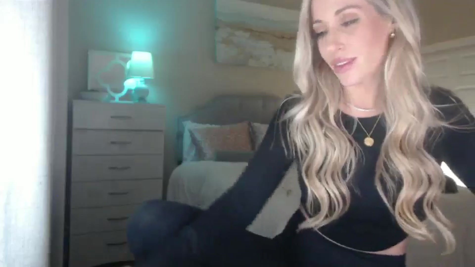 Gallery image thumbnail from Queen_bambii's myfreecams stream on, 12/02/2024, 07:41 image 10 of 20