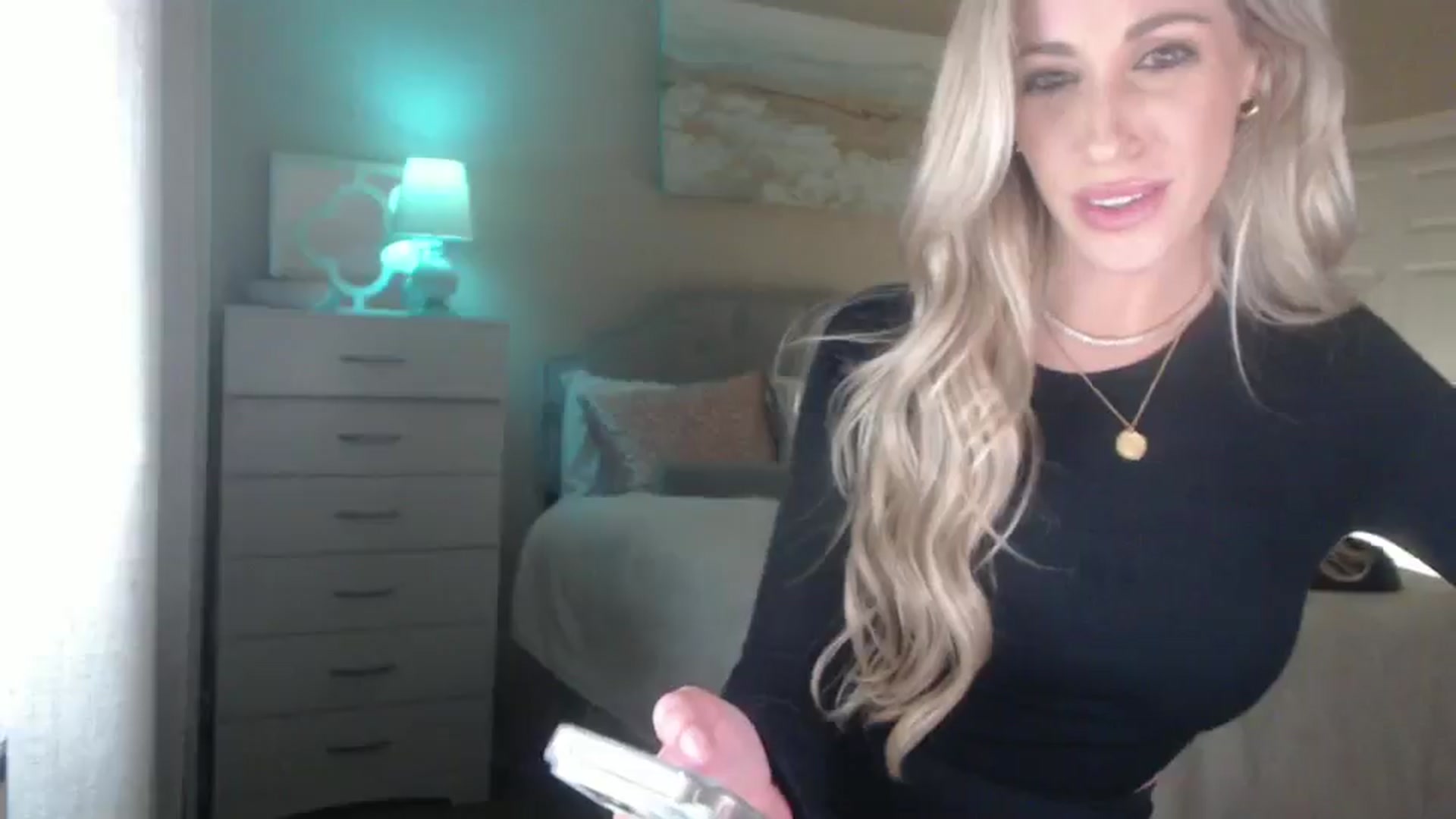 Gallery image thumbnail from Queen_bambii's myfreecams stream on, 12/02/2024, 07:41 image 13 of 20