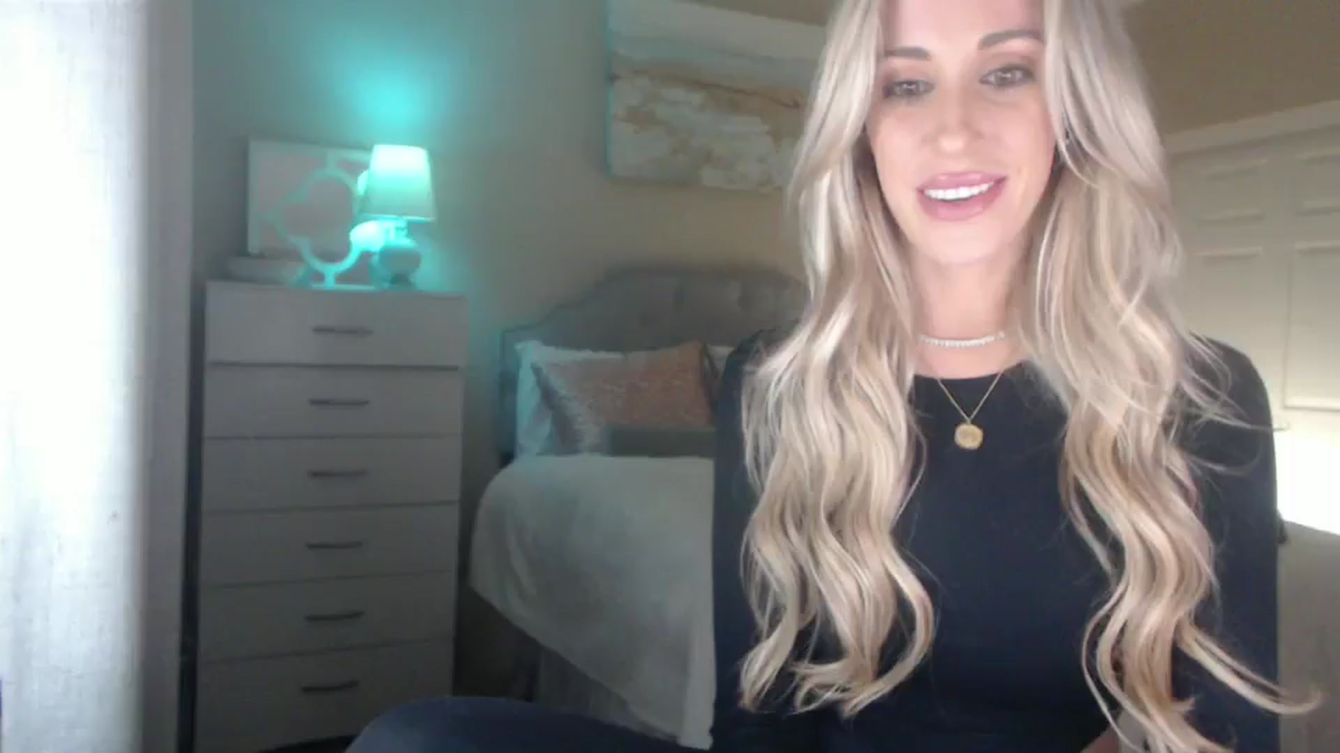 Gallery image thumbnail from Queen_bambii's myfreecams stream on, 12/02/2024, 07:41 image 11 of 20