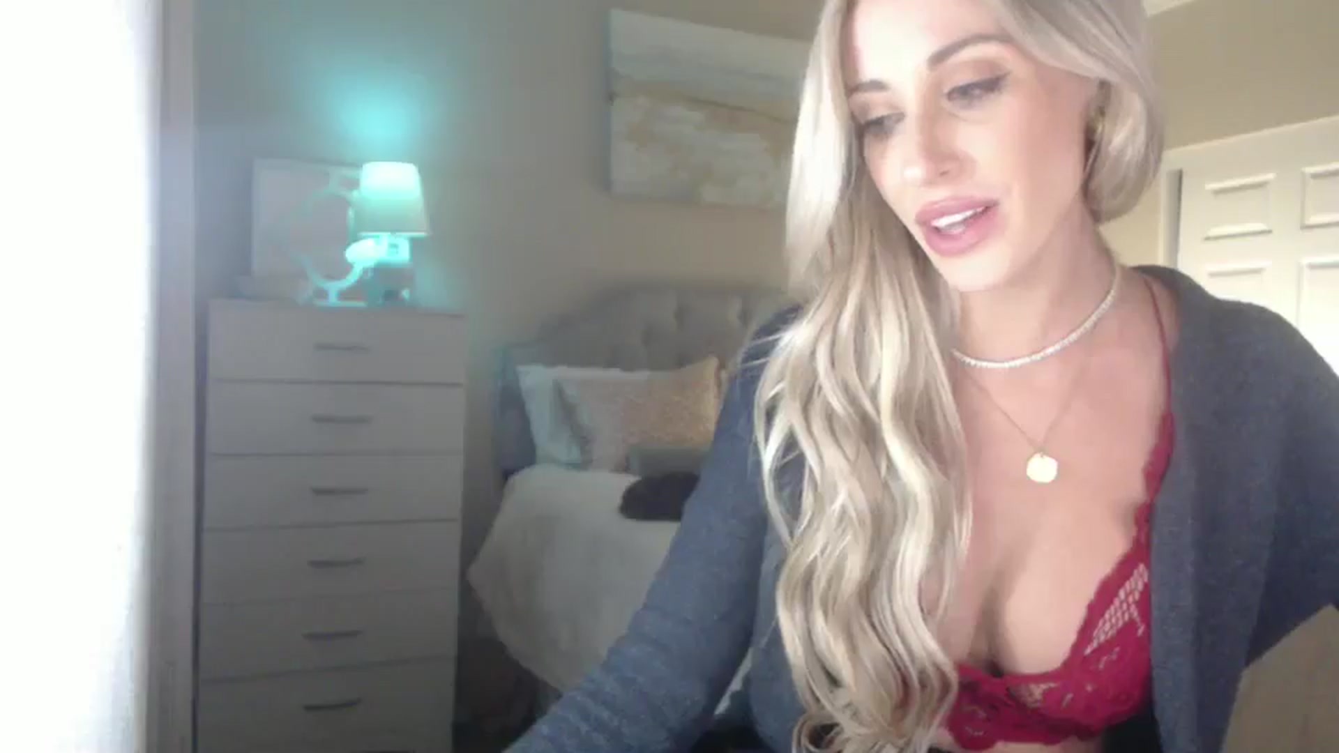Gallery image thumbnail from Queen_bambii's myfreecams stream on, 12/05/2024, 08:40 image 18 of 20