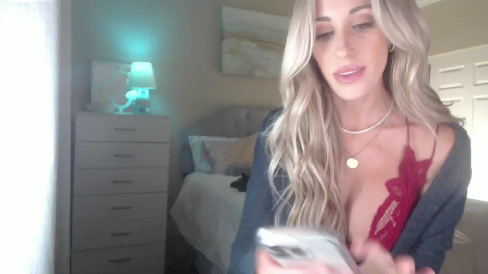 Gallery image thumbnail from Queen_bambii's myfreecams stream on, 12/05/2024, 08:40 image 10 of 20