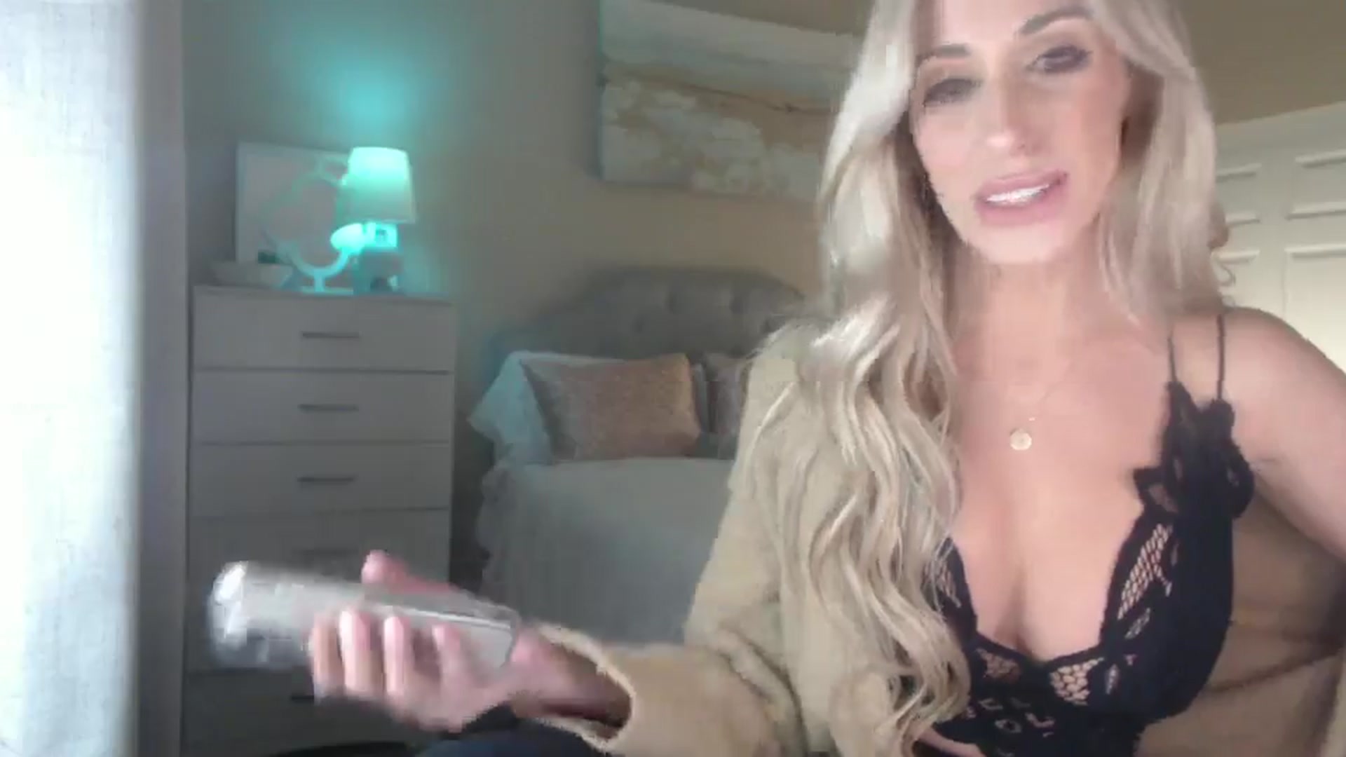 Gallery image thumbnail from Queen_bambii's myfreecams stream on, 12/07/2024, 08:19 image 6 of 20