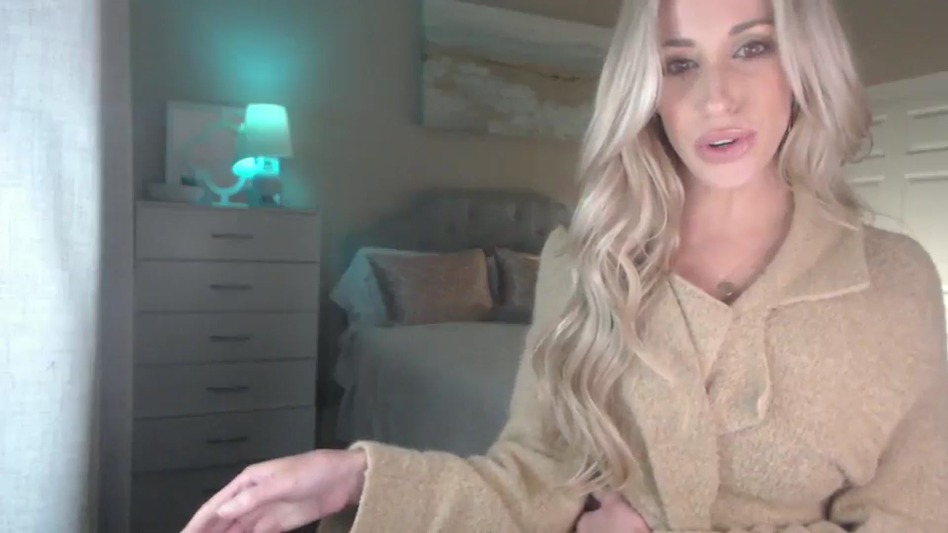 Gallery image thumbnail from Queen_bambii's myfreecams stream on, 12/07/2024, 08:19 image 8 of 20