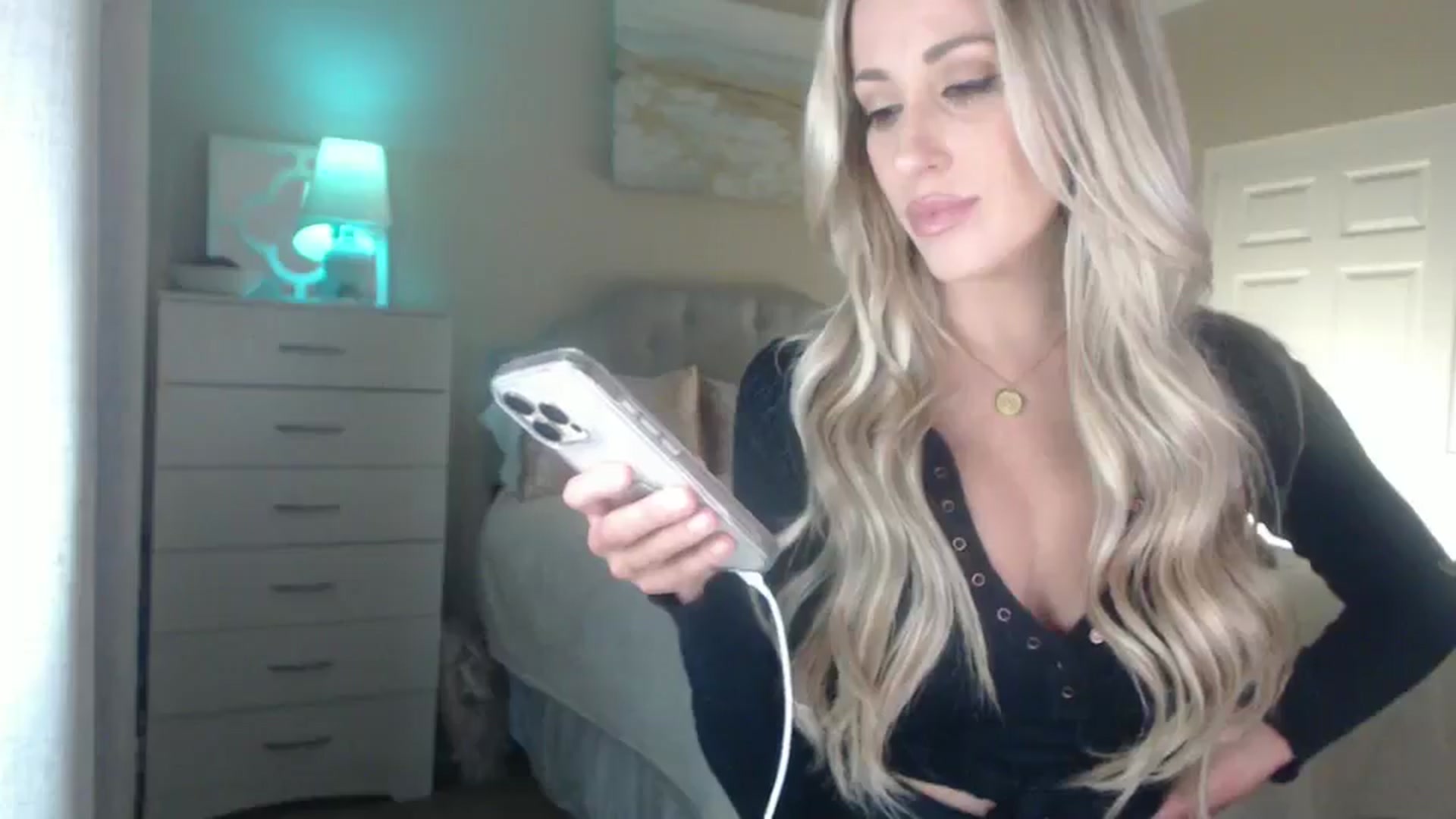 Gallery image thumbnail from Queen_bambii's myfreecams stream on, 12/13/2024, 05:47 image 4 of 20