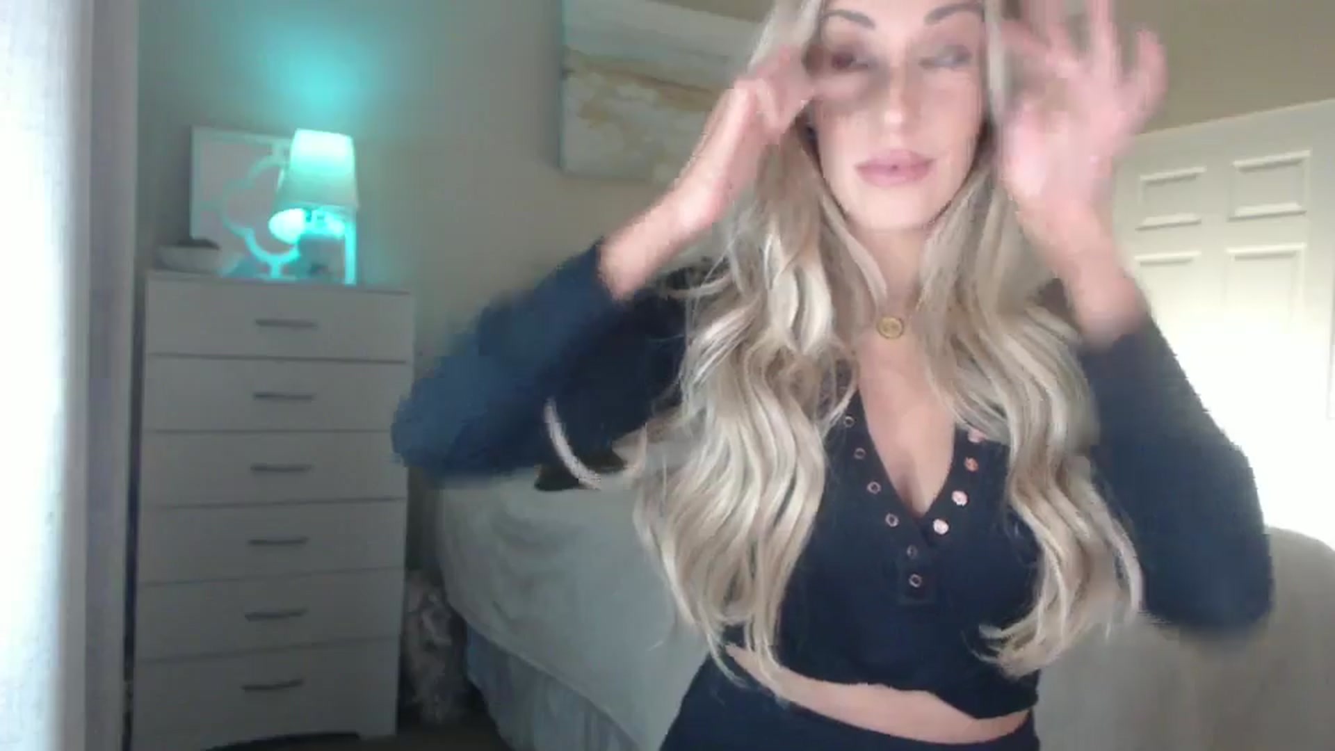 Gallery image thumbnail from Queen_bambii's myfreecams stream on, 12/13/2024, 05:47 image 17 of 20