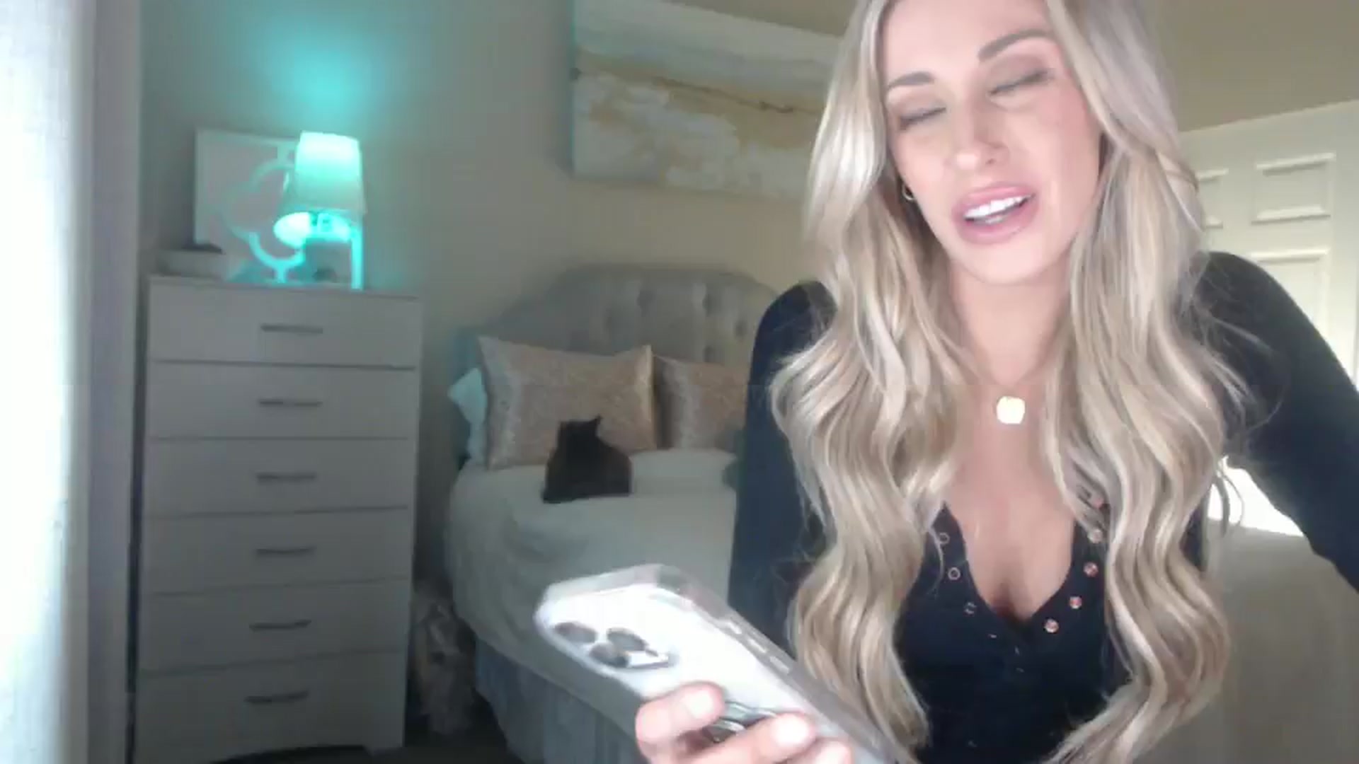 Gallery image thumbnail from Queen_bambii's myfreecams stream on, 12/13/2024, 05:47 image 11 of 20