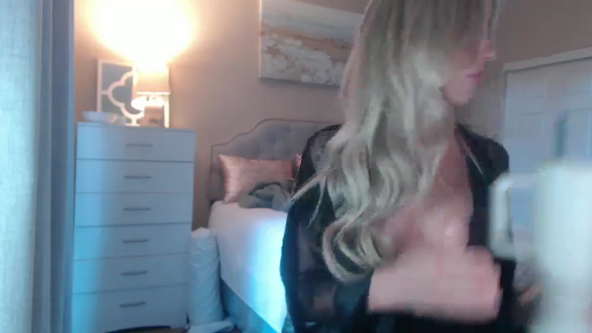 Gallery image thumbnail from Queen_bambii's myfreecams stream on, 12/13/2024, 23:12 image 18 of 20