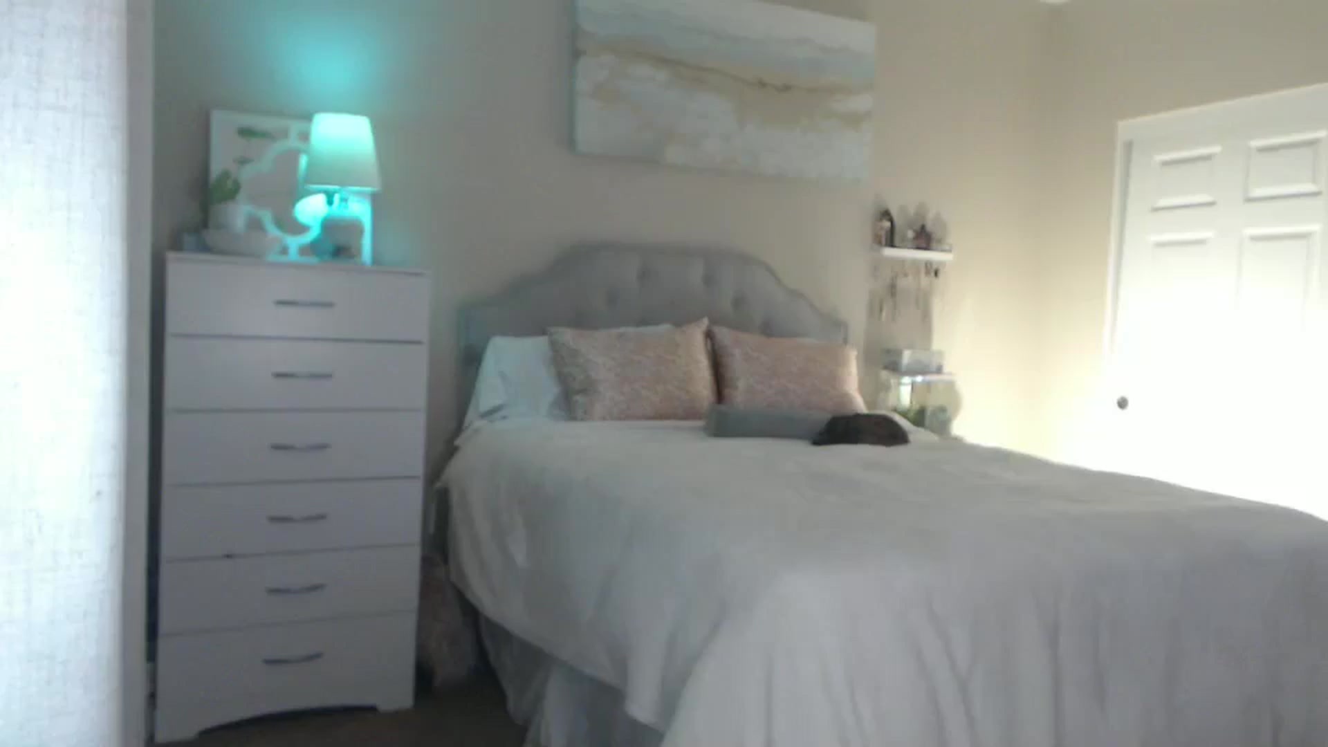 Gallery image thumbnail from Queen_bambii's myfreecams stream on, 12/20/2024, 07:17 image 16 of 20
