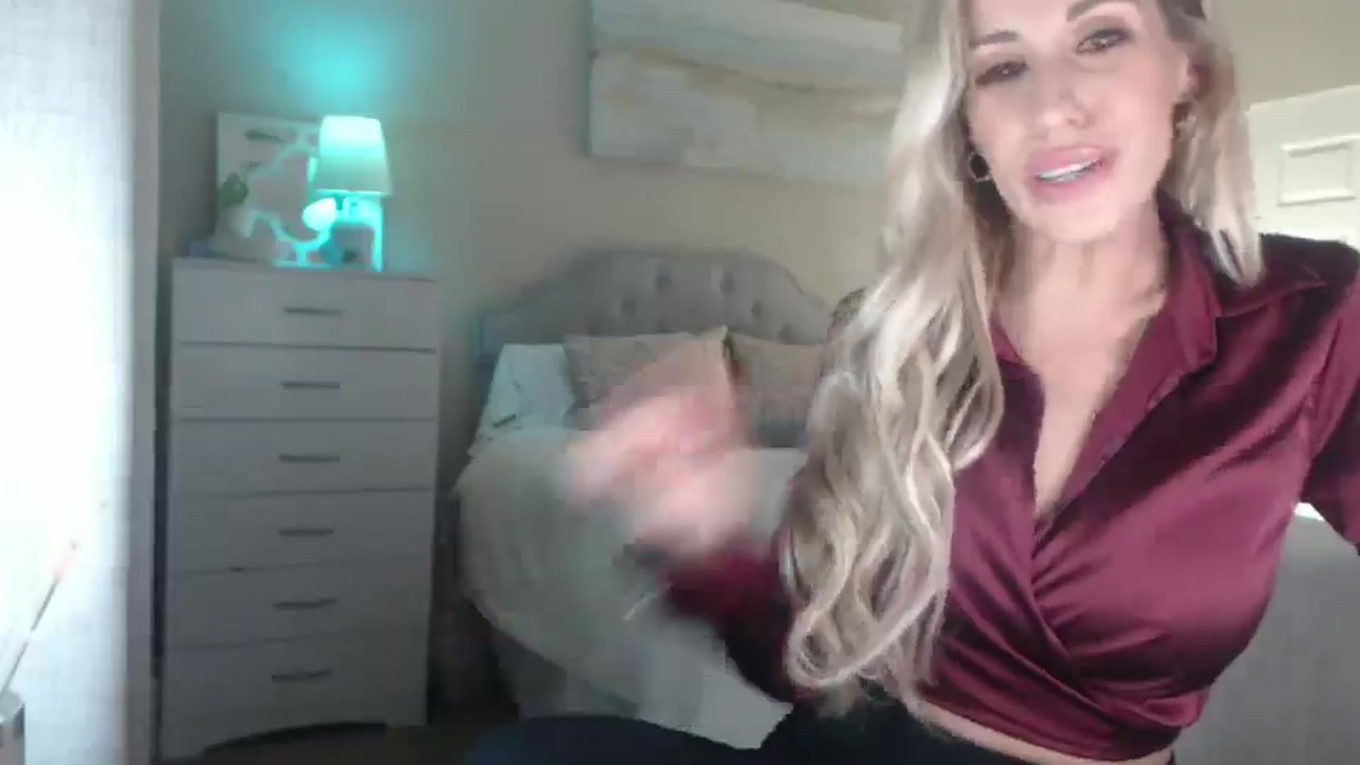 Gallery image thumbnail from Queen_bambii's myfreecams stream on, 12/20/2024, 07:17 image 14 of 20