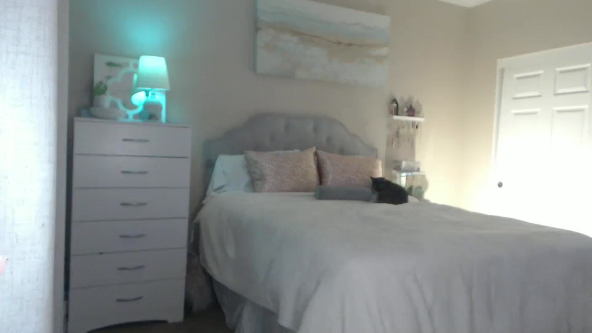 Gallery image thumbnail from Queen_bambii's myfreecams stream on, 12/20/2024, 07:17 image 8 of 20
