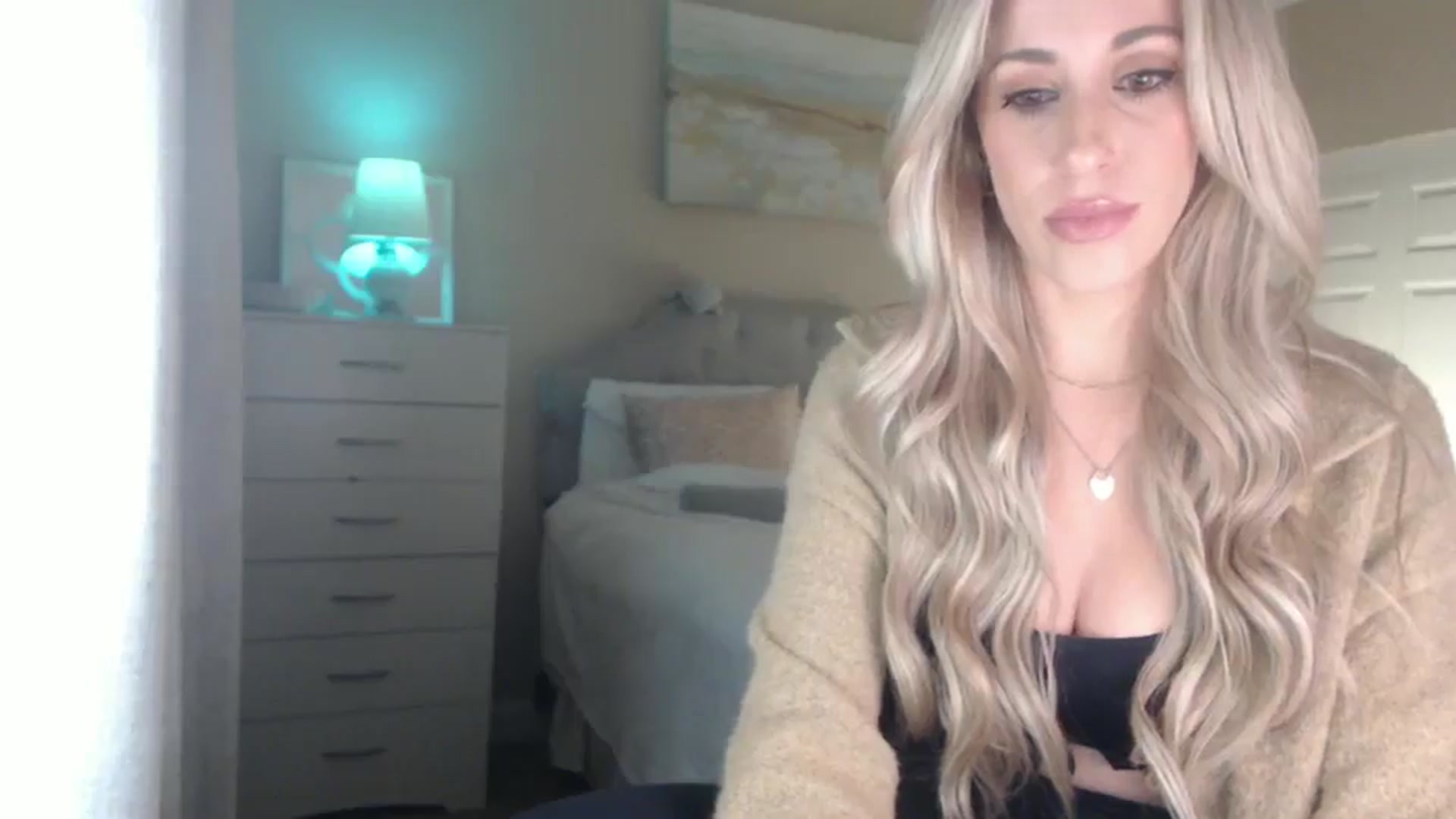 Gallery image thumbnail from Queen_bambii's myfreecams stream on, 01/08/2025, 06:41 image 7 of 20