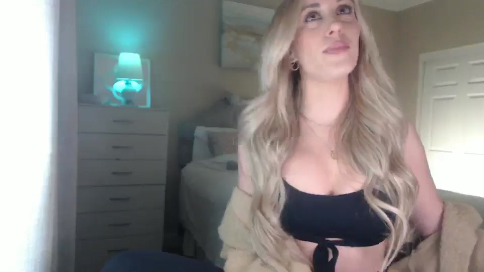 Gallery image thumbnail from Queen_bambii's myfreecams stream on, 01/08/2025, 06:41 image 5 of 20