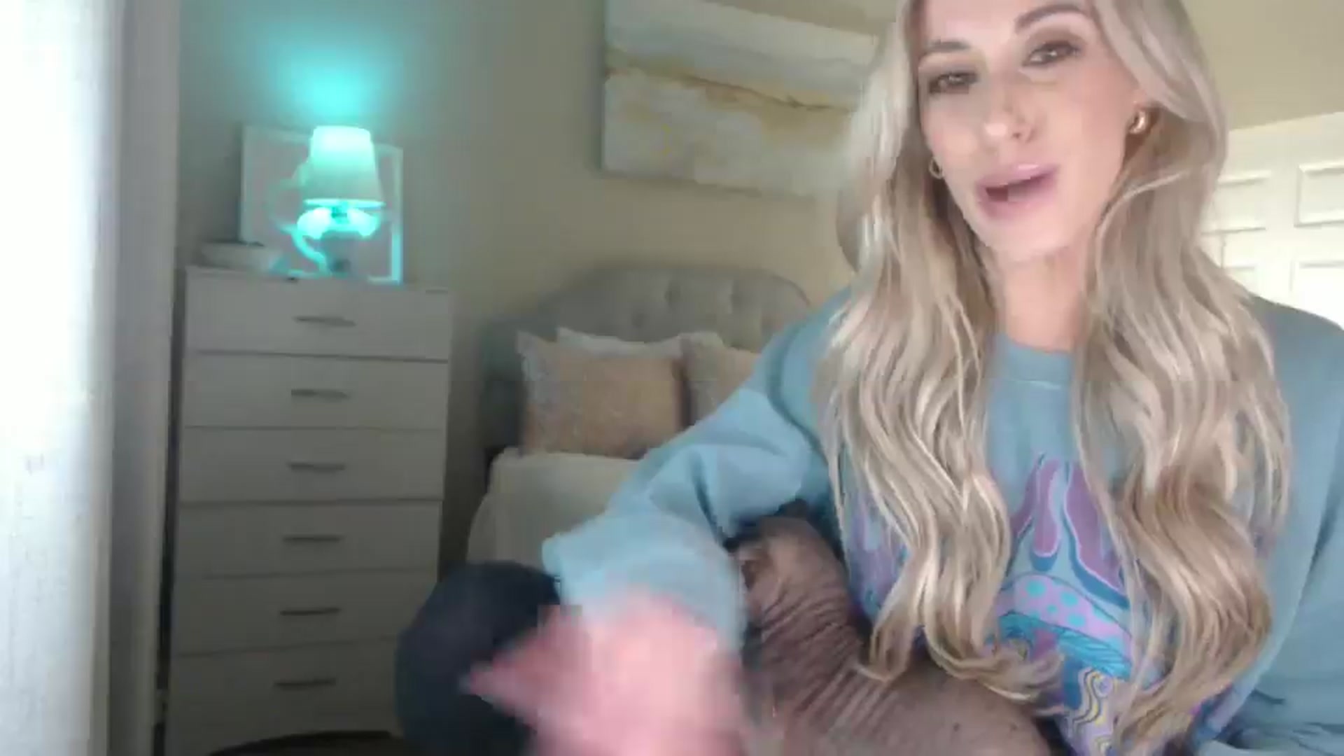 Gallery image thumbnail from Queen_bambii's myfreecams stream on, 01/14/2025, 07:43 image 18 of 20