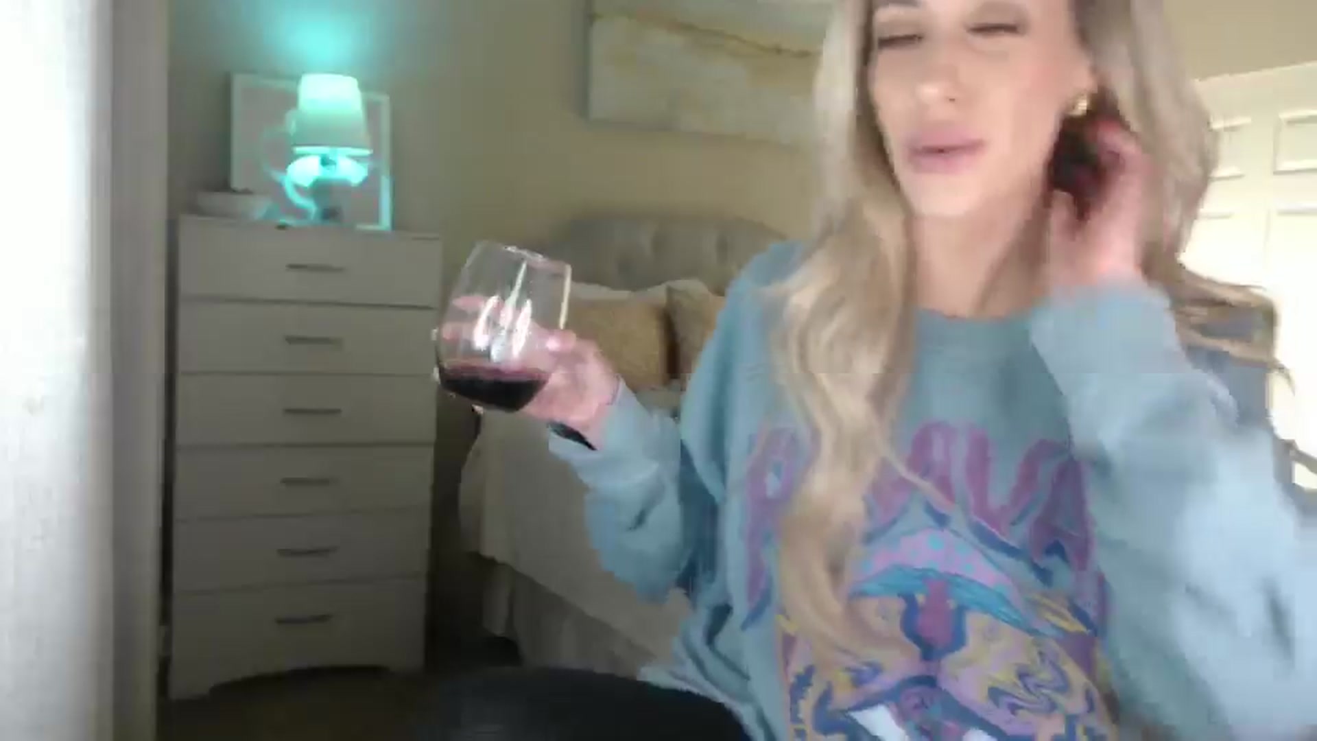 Gallery image thumbnail from Queen_bambii's myfreecams stream on, 01/14/2025, 07:43 image 4 of 20
