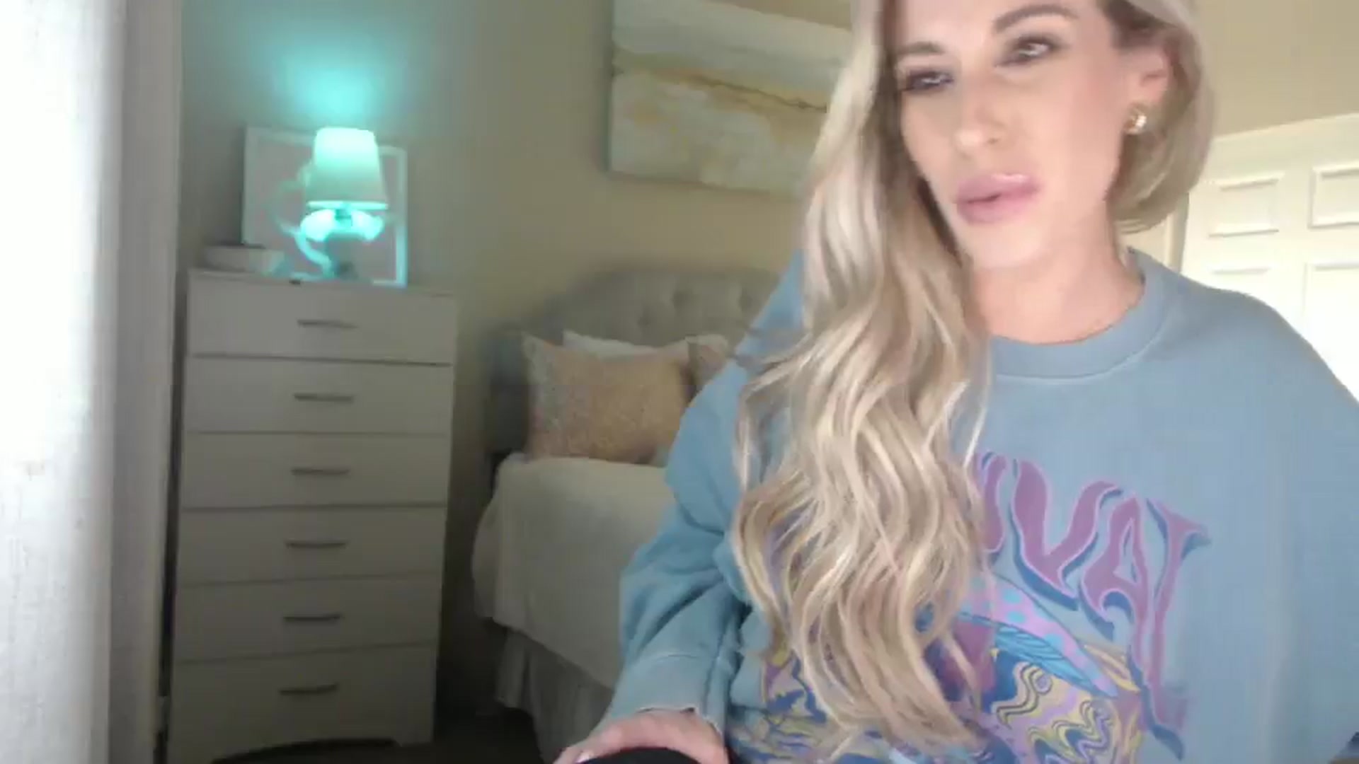 Gallery image thumbnail from Queen_bambii's myfreecams stream on, 01/14/2025, 07:43 image 12 of 20