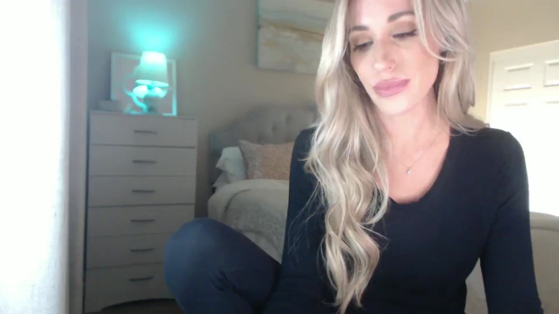 Gallery image thumbnail from Queen_bambii's myfreecams stream on, 01/16/2025, 07:35 image 12 of 20