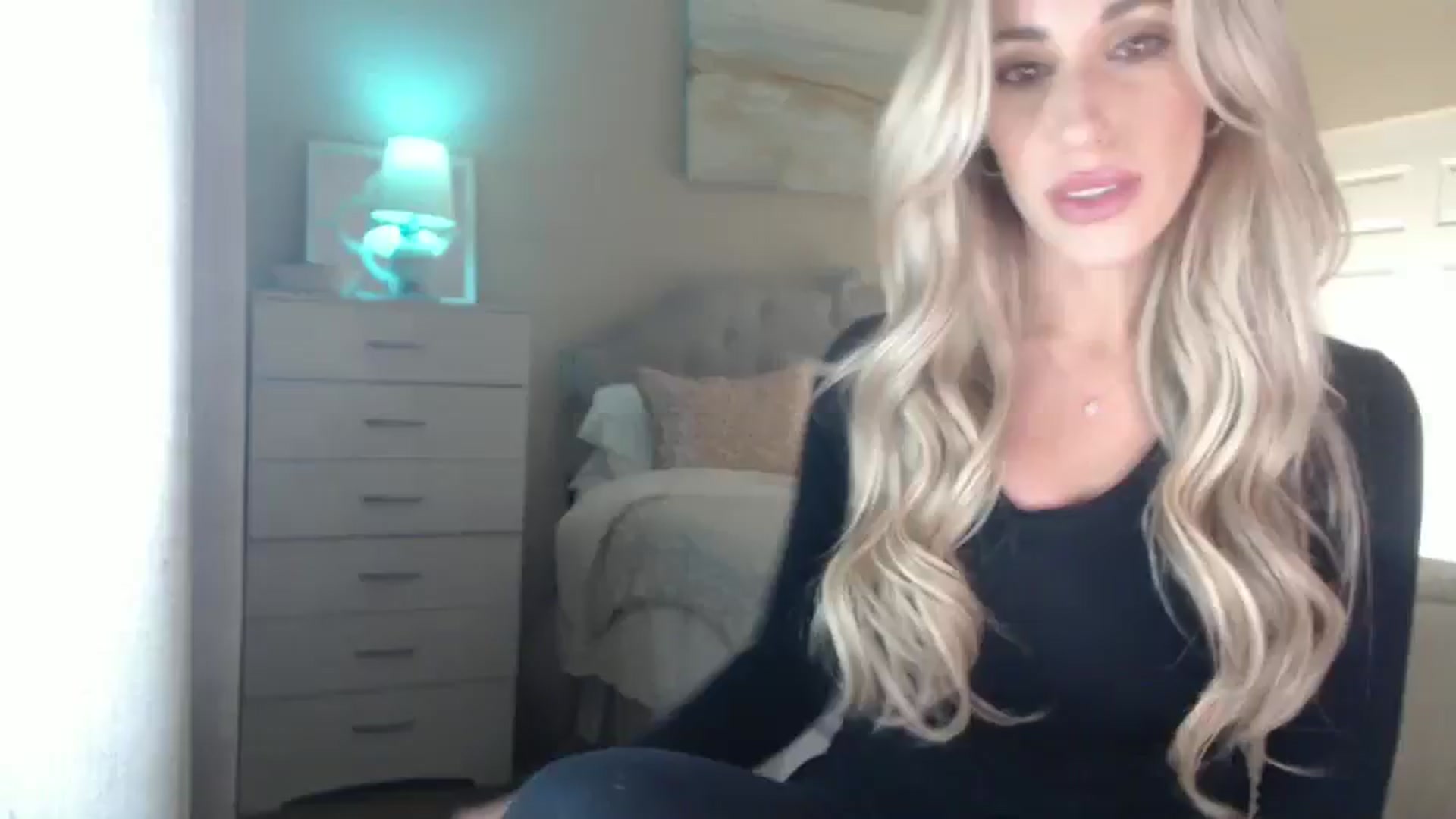 Gallery image thumbnail from Queen_bambii's myfreecams stream on, 01/16/2025, 07:35 image 1 of 20