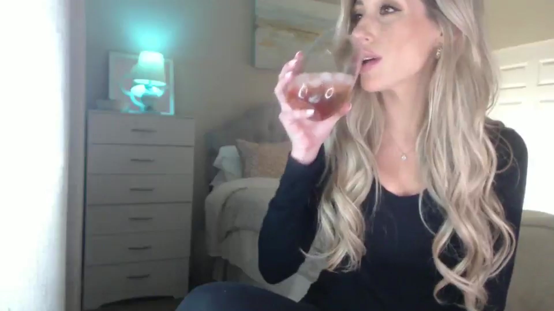 Gallery image thumbnail from Queen_bambii's myfreecams stream on, 01/16/2025, 07:35 image 4 of 20