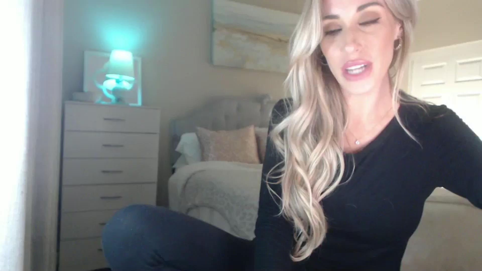 Gallery image thumbnail from Queen_bambii's myfreecams stream on, 01/16/2025, 07:35 image 18 of 20