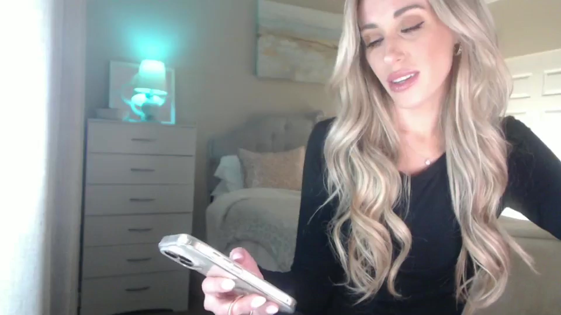 Gallery image thumbnail from Queen_bambii's myfreecams stream on, 01/16/2025, 07:35 image 19 of 20