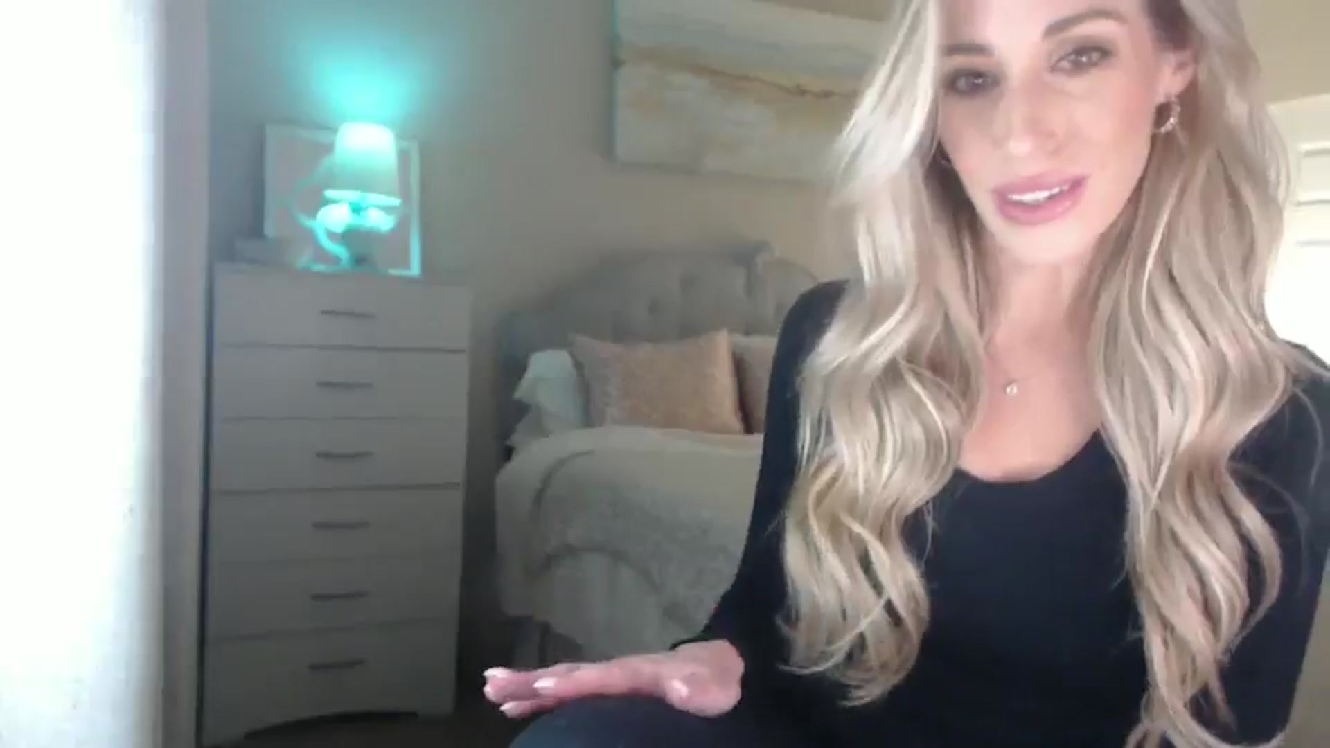 Gallery image thumbnail from Queen_bambii's myfreecams stream on, 01/16/2025, 07:35 image 5 of 20
