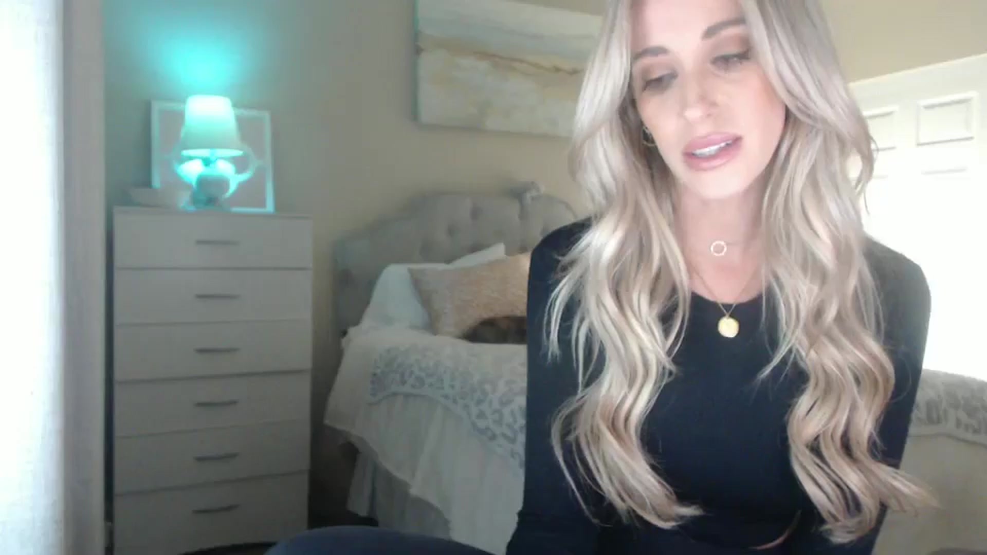 Gallery image thumbnail from Queen_bambii's myfreecams stream on, 01/22/2025, 05:34 image 15 of 20