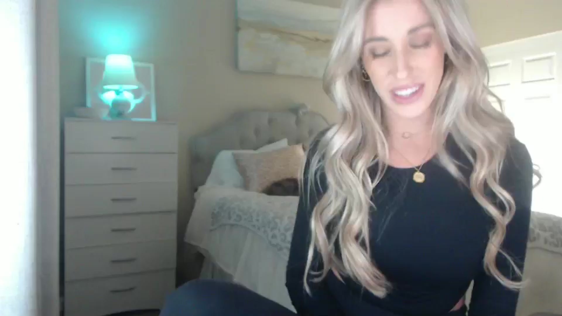 Gallery image thumbnail from Queen_bambii's myfreecams stream on, 01/22/2025, 05:34 image 11 of 20