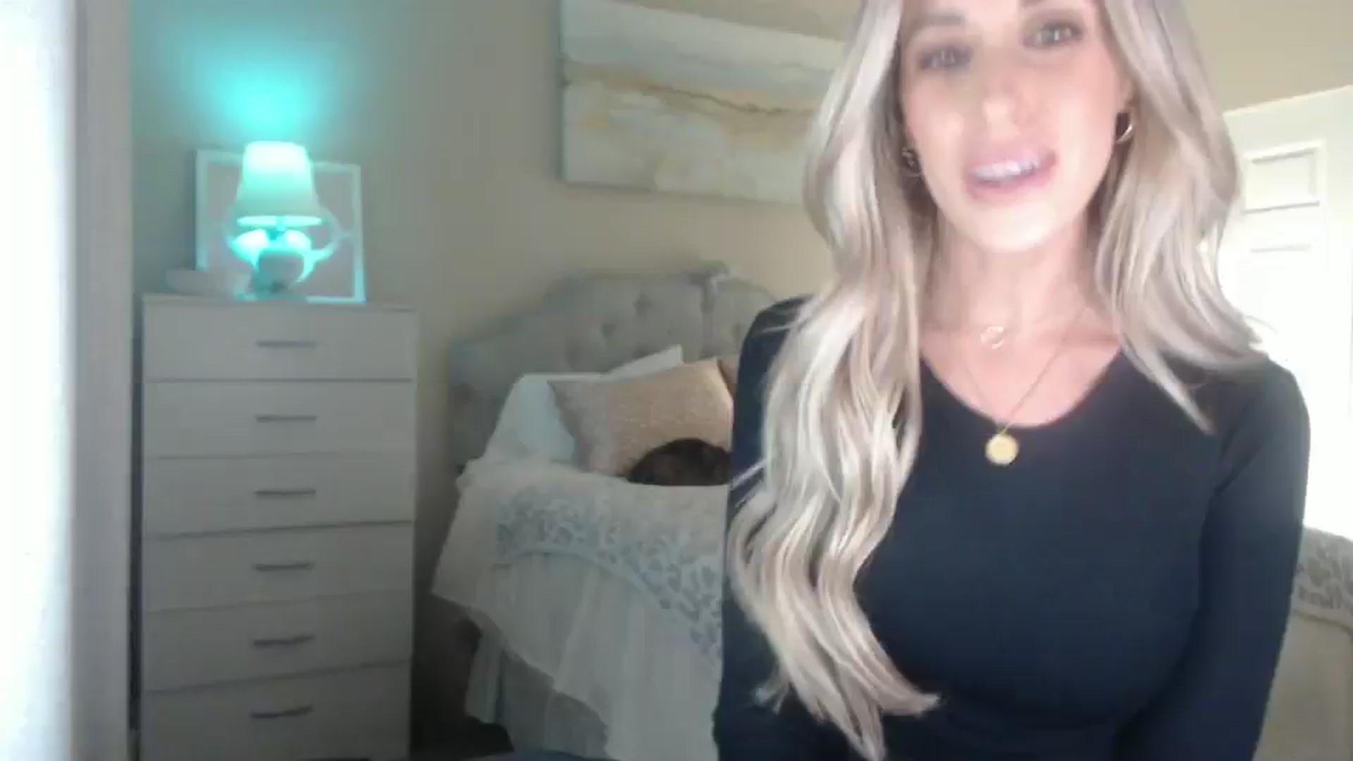 Gallery image thumbnail from Queen_bambii's myfreecams stream on, 01/22/2025, 05:34 image 1 of 20