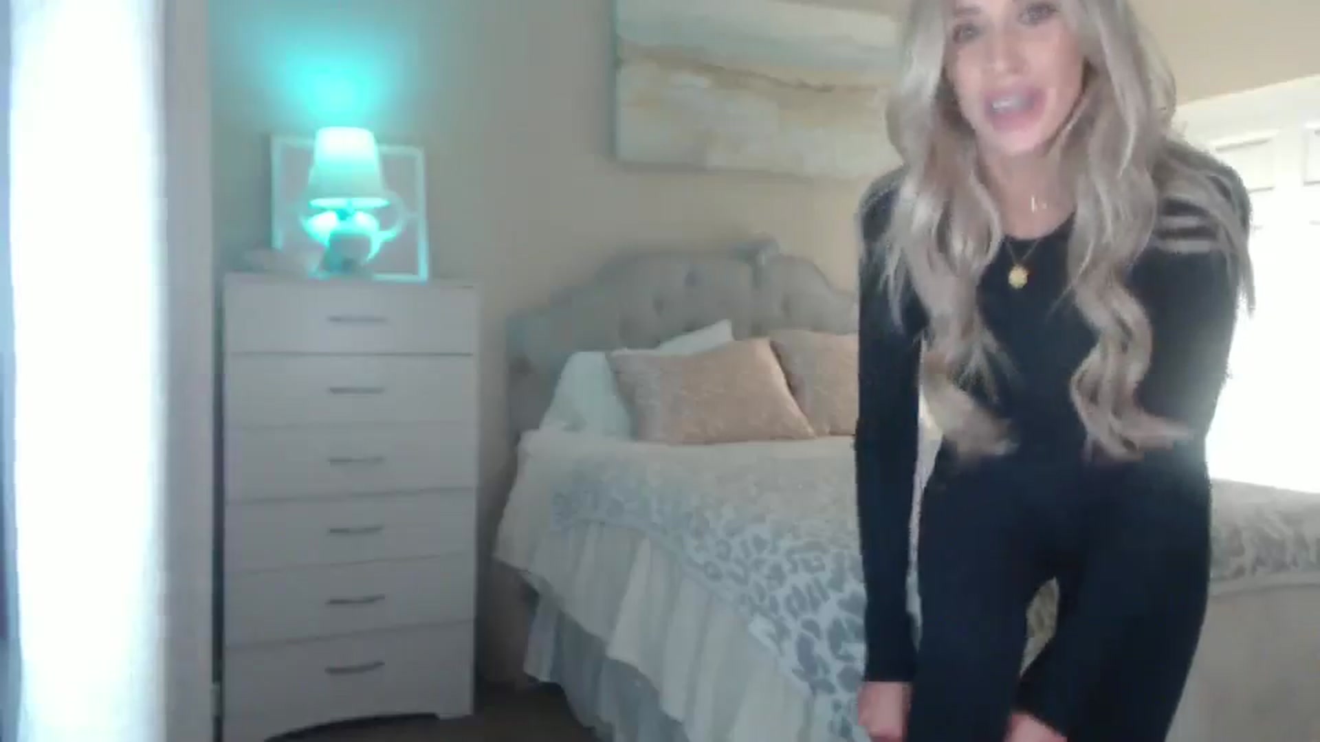 Gallery image thumbnail from Queen_bambii's myfreecams stream on, 01/22/2025, 06:46 image 19 of 20