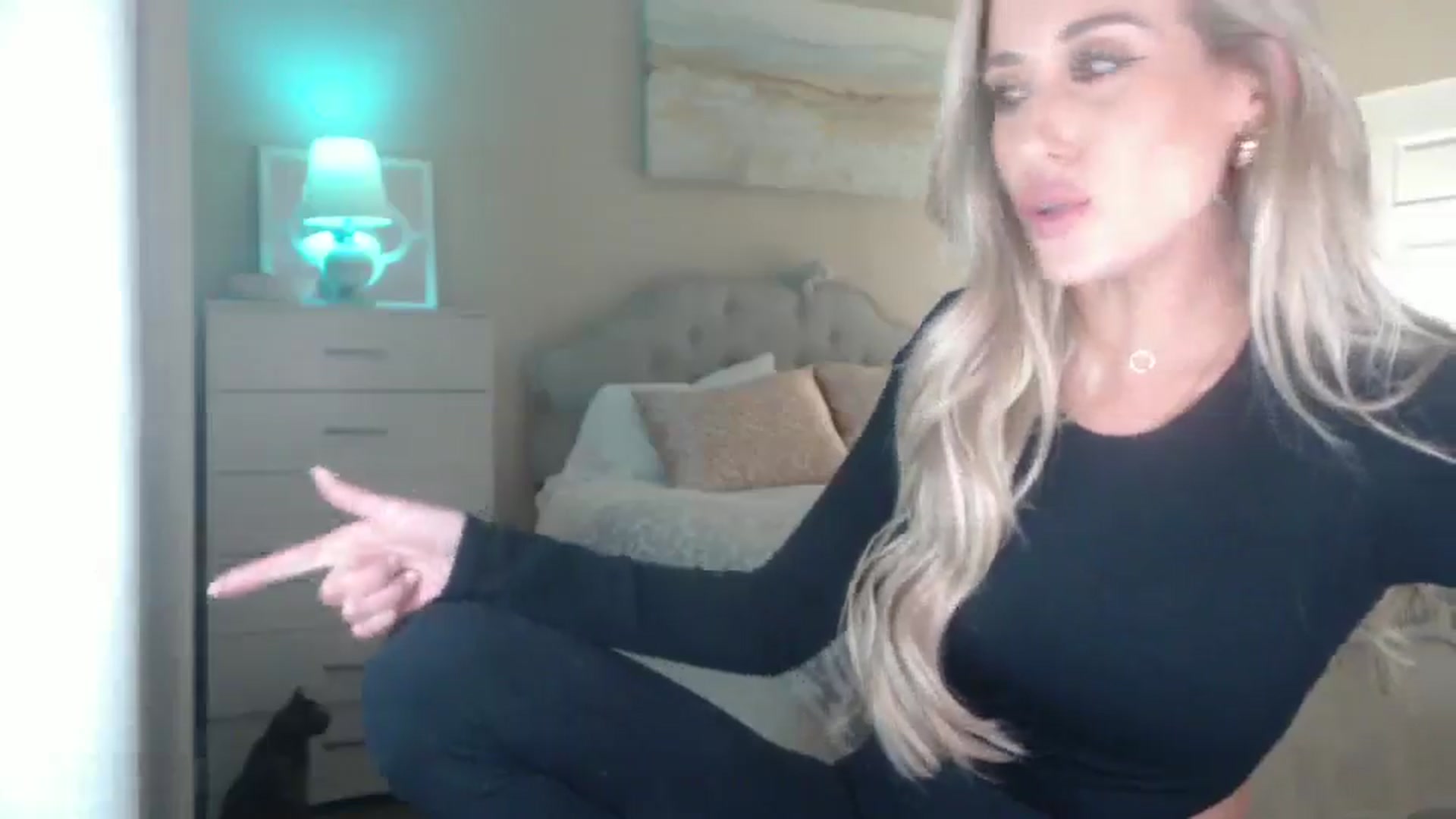 Gallery image thumbnail from Queen_bambii's myfreecams stream on, 01/22/2025, 06:46 image 11 of 20