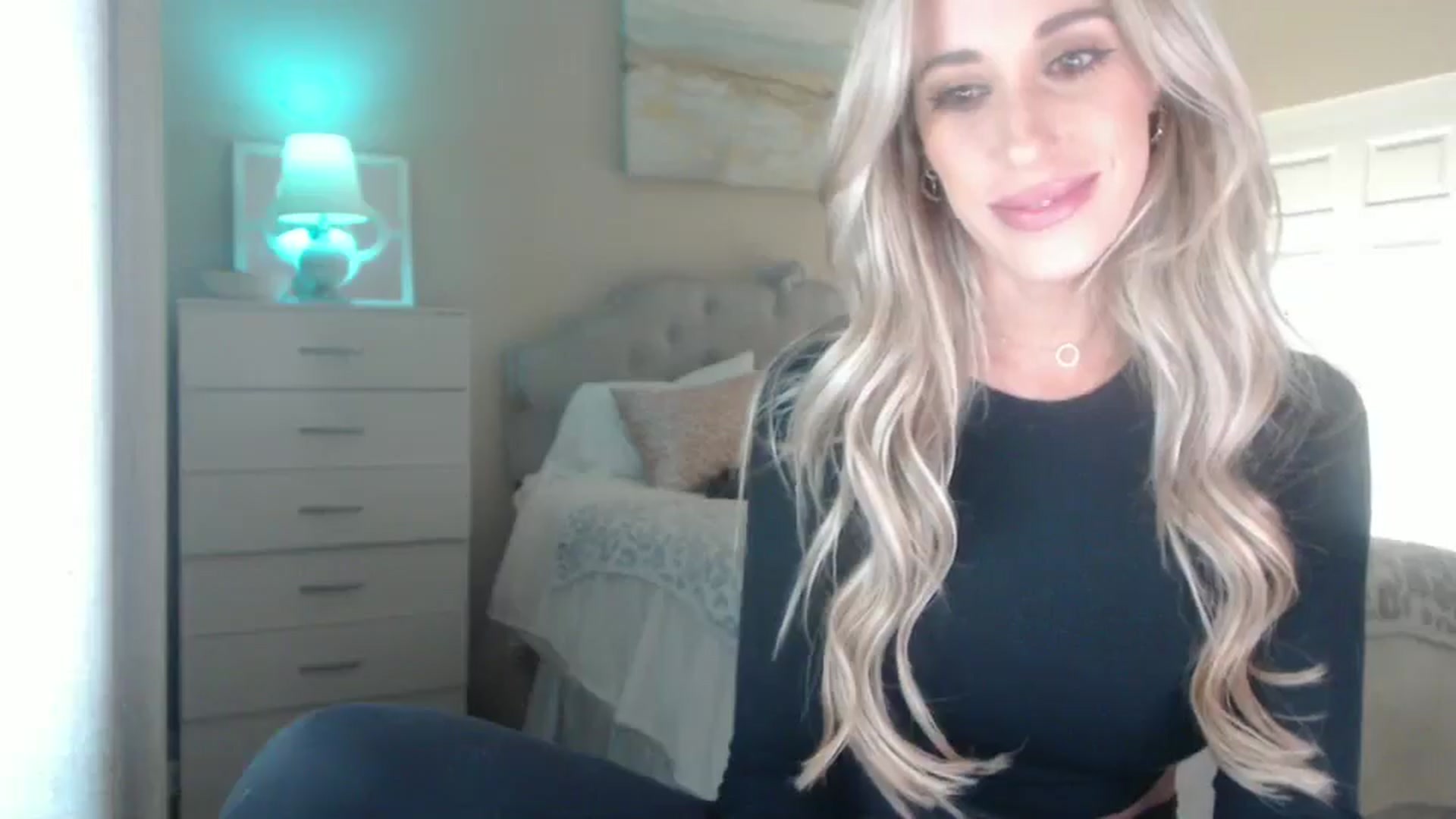 Gallery image thumbnail from Queen_bambii's myfreecams stream on, 01/22/2025, 06:46 image 3 of 20