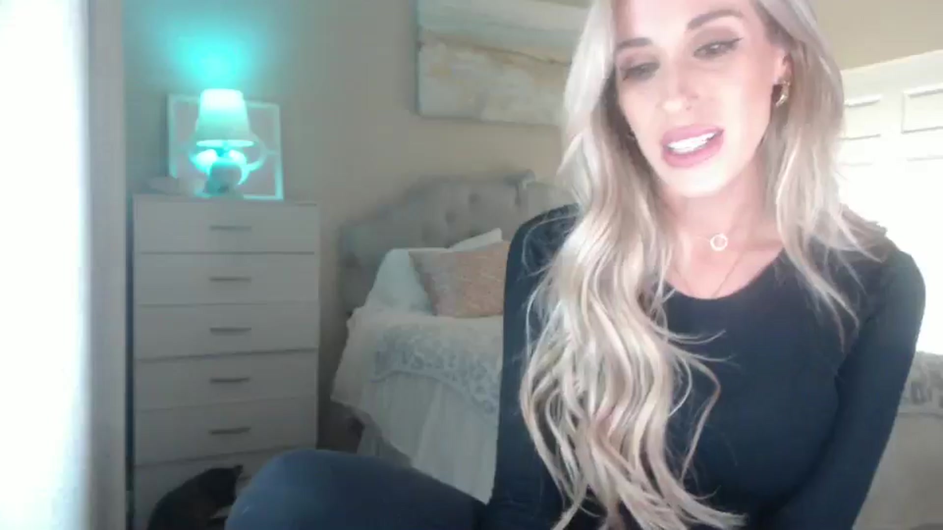 Gallery image thumbnail from Queen_bambii's myfreecams stream on, 01/22/2025, 06:46 image 12 of 20