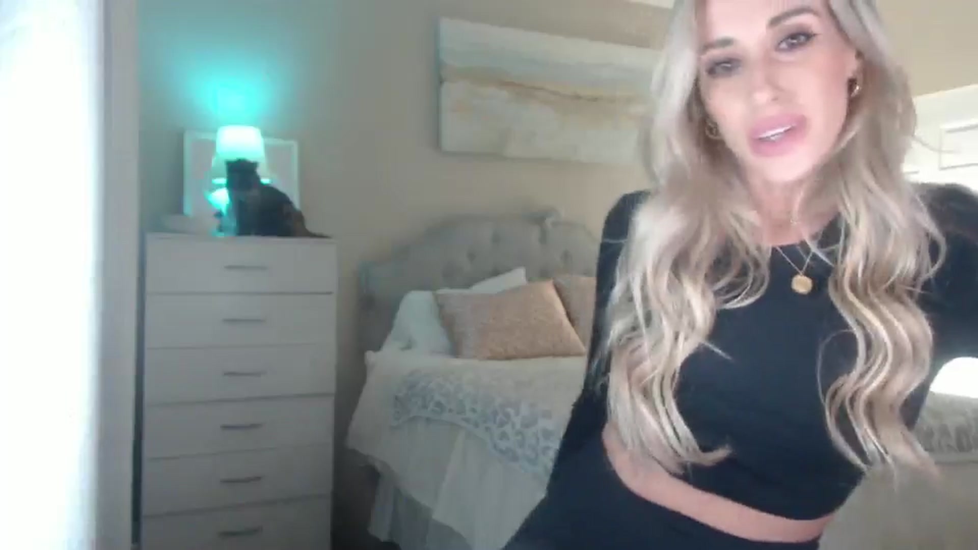 Gallery image thumbnail from Queen_bambii's myfreecams stream on, 01/22/2025, 06:46 image 18 of 20