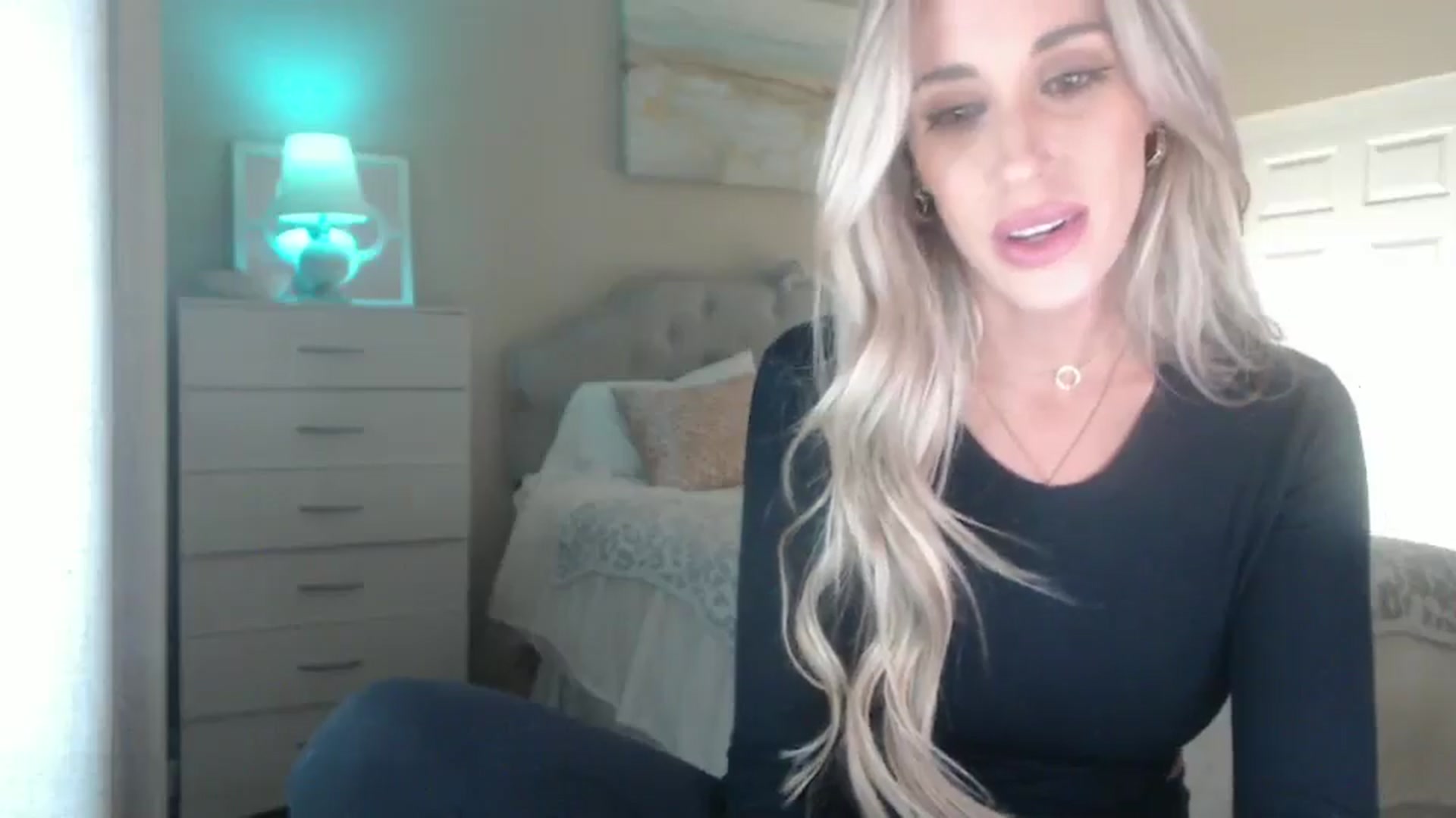 Gallery image thumbnail from Queen_bambii's myfreecams stream on, 01/22/2025, 06:46 image 8 of 20