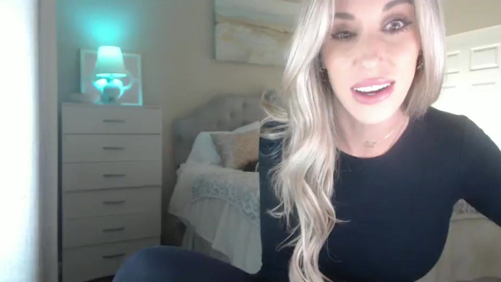 Gallery image thumbnail from Queen_bambii's myfreecams stream on, 01/22/2025, 06:46 image 1 of 20