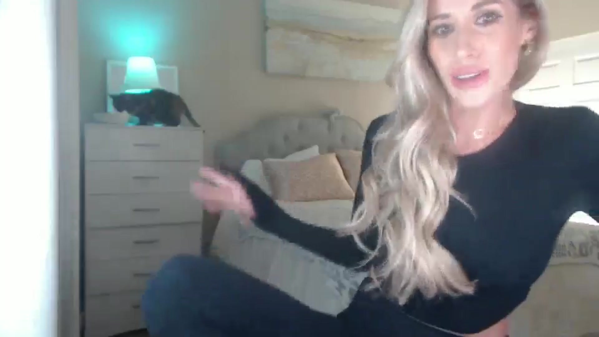 Gallery image thumbnail from Queen_bambii's myfreecams stream on, 01/22/2025, 06:46 image 14 of 20