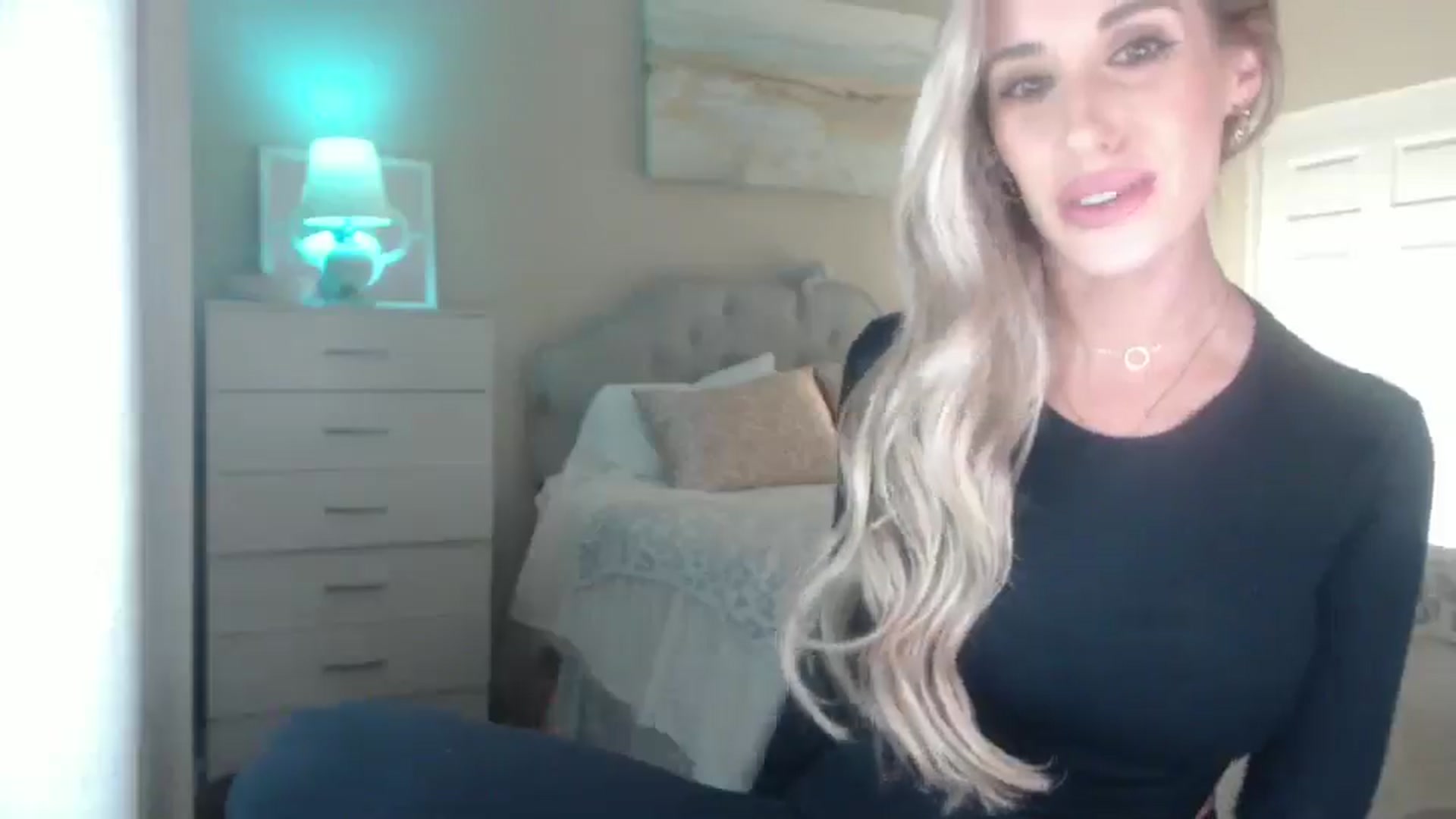 Gallery image thumbnail from Queen_bambii's myfreecams stream on, 01/22/2025, 06:46 image 13 of 20