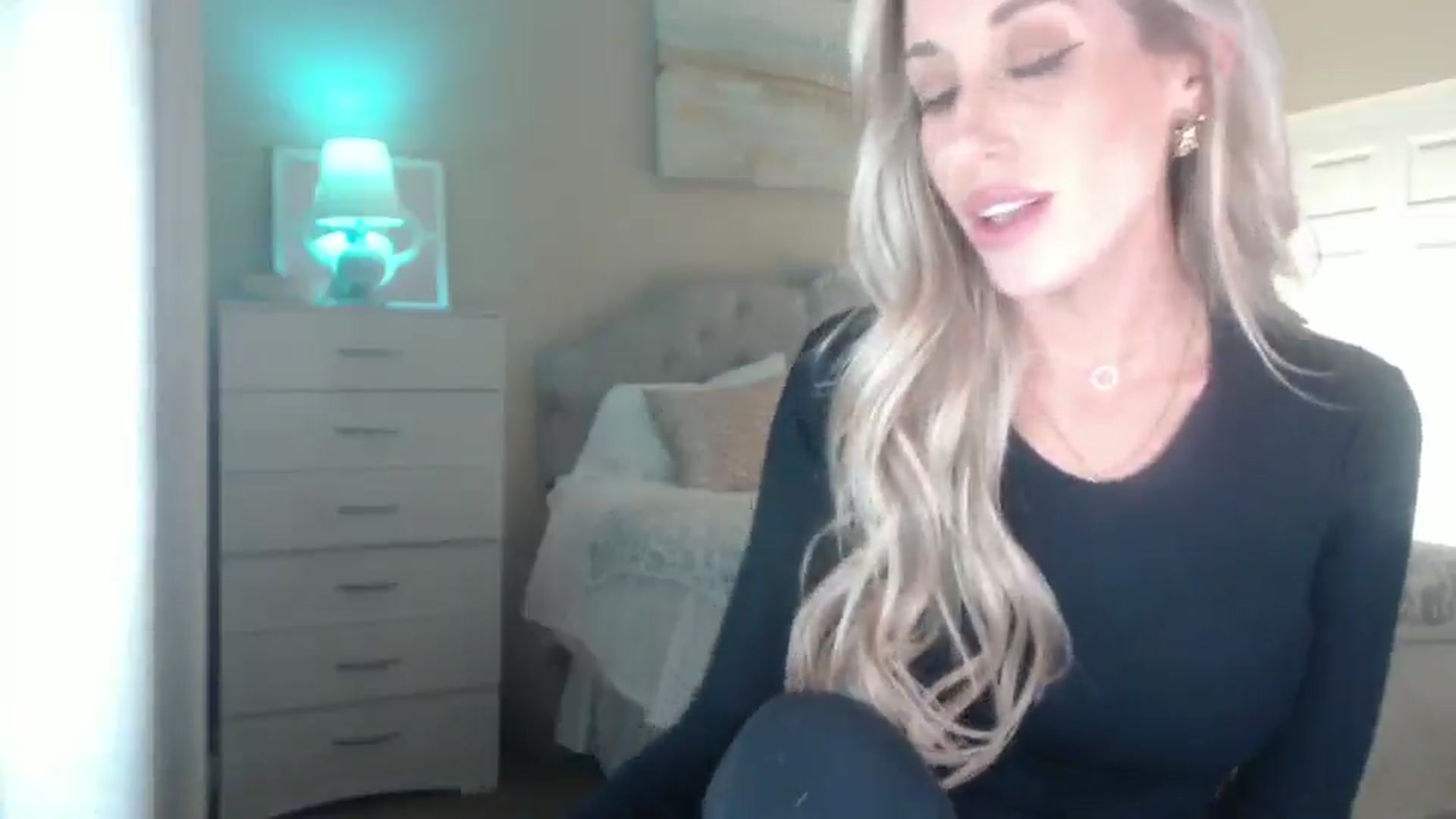 Gallery image thumbnail from Queen_bambii's myfreecams stream on, 01/22/2025, 06:46 image 9 of 20