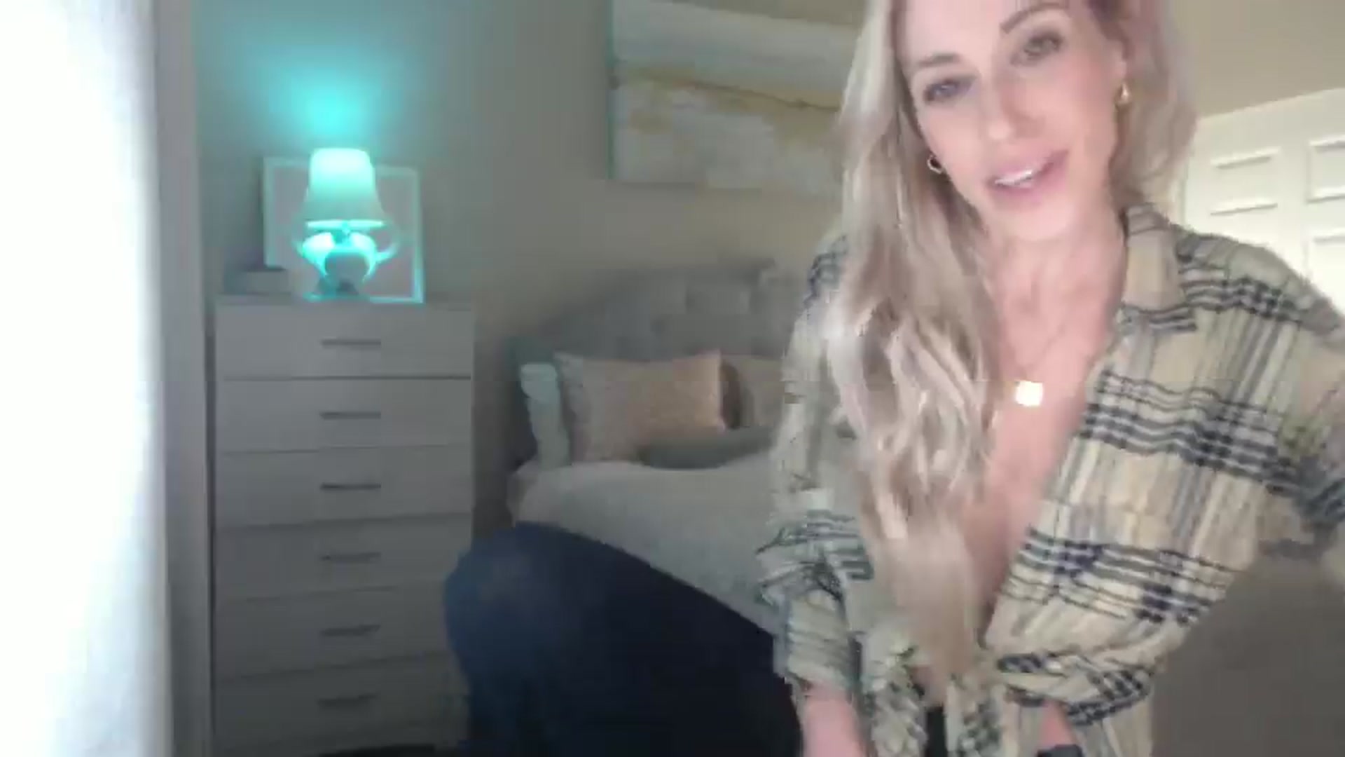 Gallery image thumbnail from Queen_bambii's myfreecams stream on, 01/26/2025, 08:26 image 20 of 20