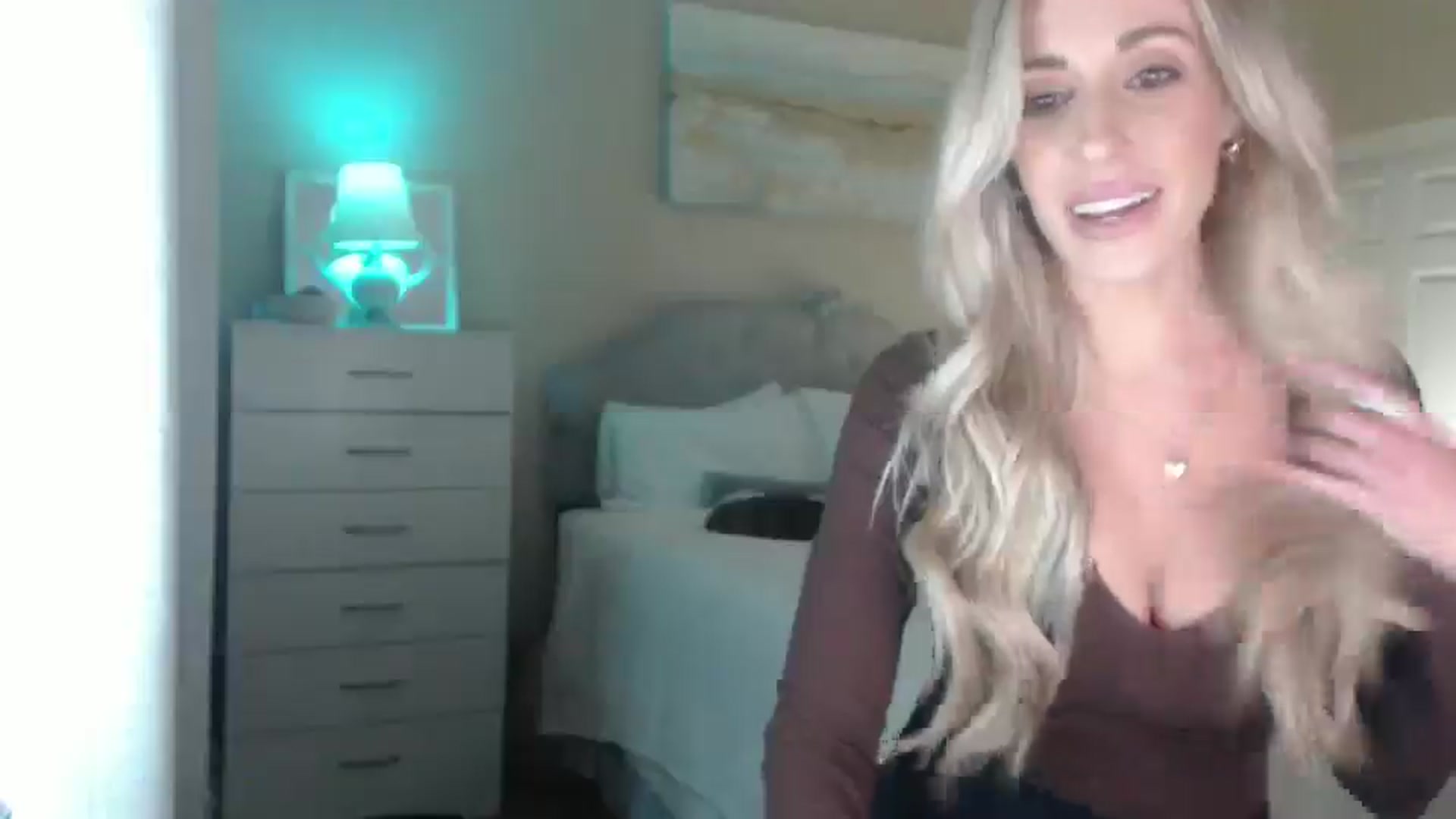 Gallery image thumbnail from Queen_bambii's myfreecams stream on, 01/30/2025, 05:30 image 10 of 20