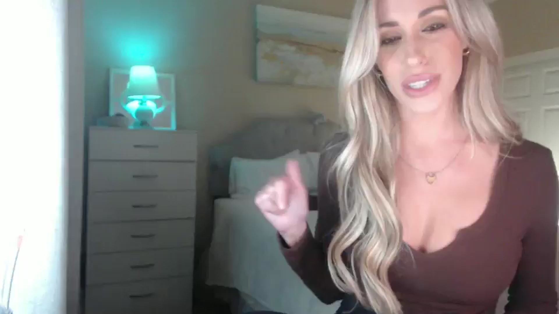 Gallery image thumbnail from Queen_bambii's myfreecams stream on, 01/30/2025, 05:30 image 12 of 20