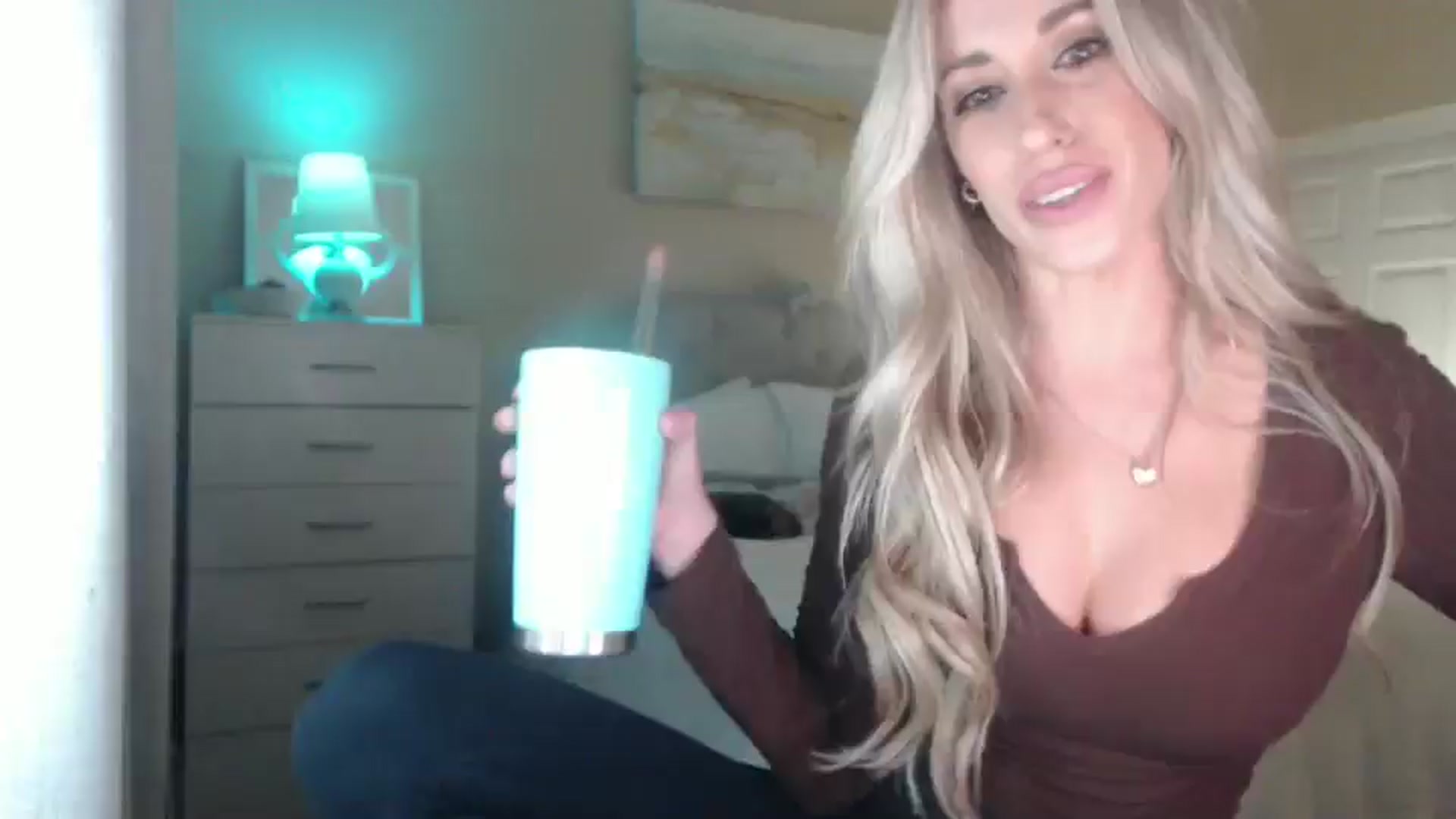 Gallery image thumbnail from Queen_bambii's myfreecams stream on, 01/30/2025, 07:37 image 16 of 20