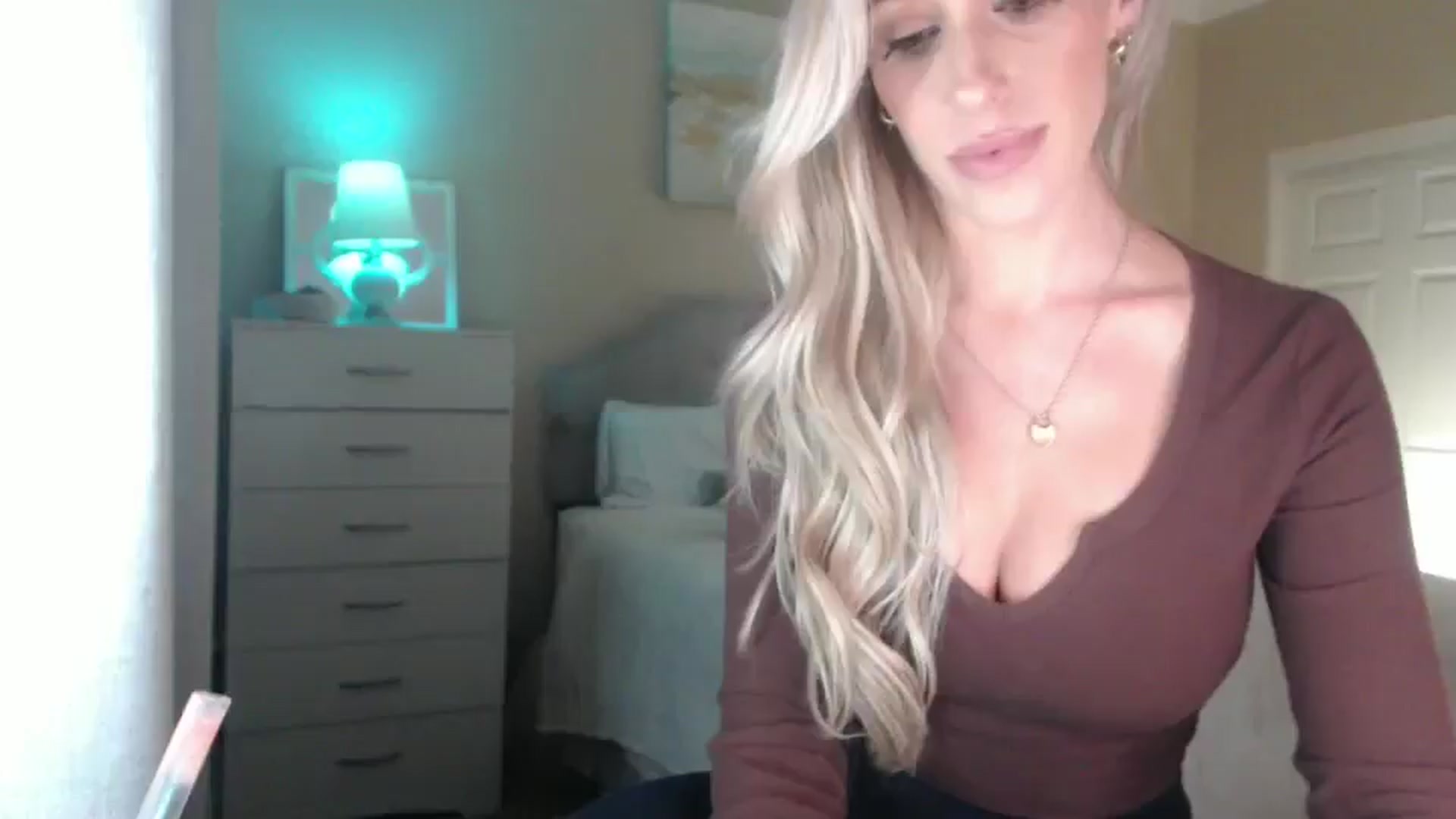 Gallery image thumbnail from Queen_bambii's myfreecams stream on, 01/30/2025, 07:37 image 7 of 20