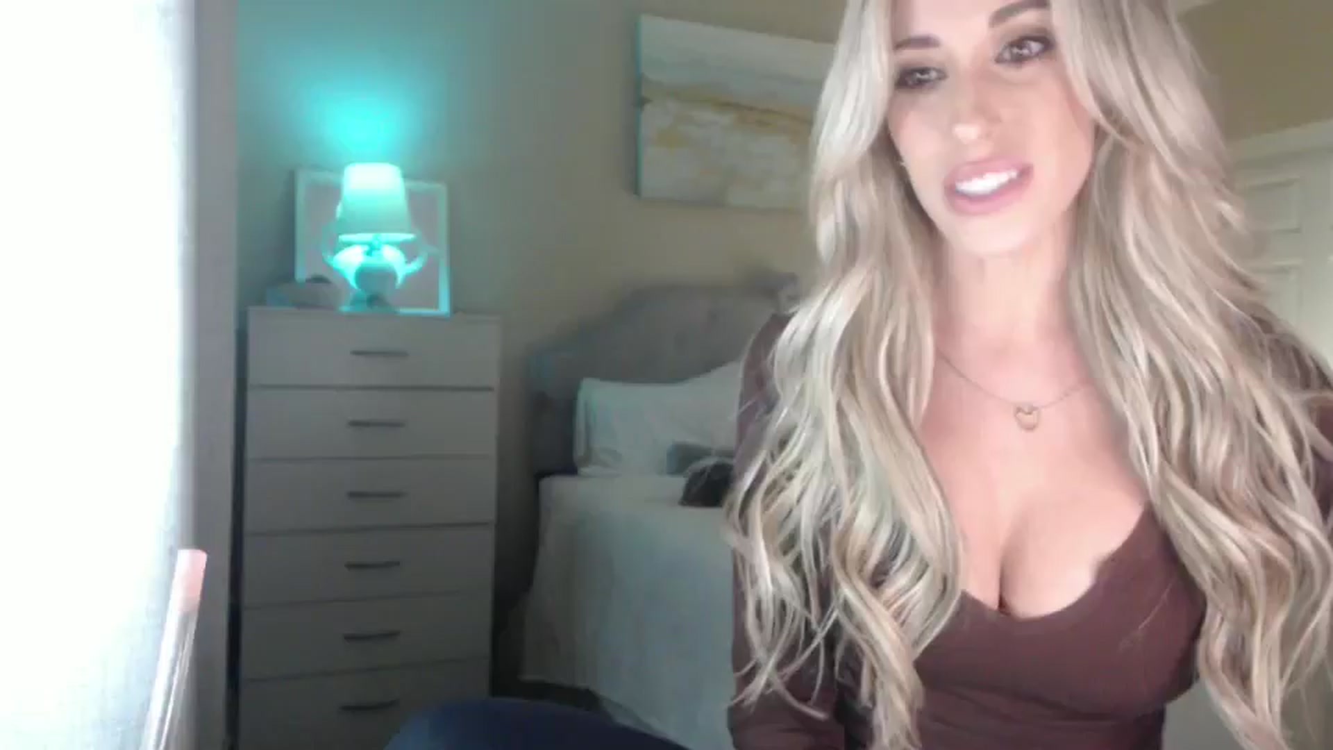 Gallery image thumbnail from Queen_bambii's myfreecams stream on, 01/30/2025, 07:37 image 9 of 20