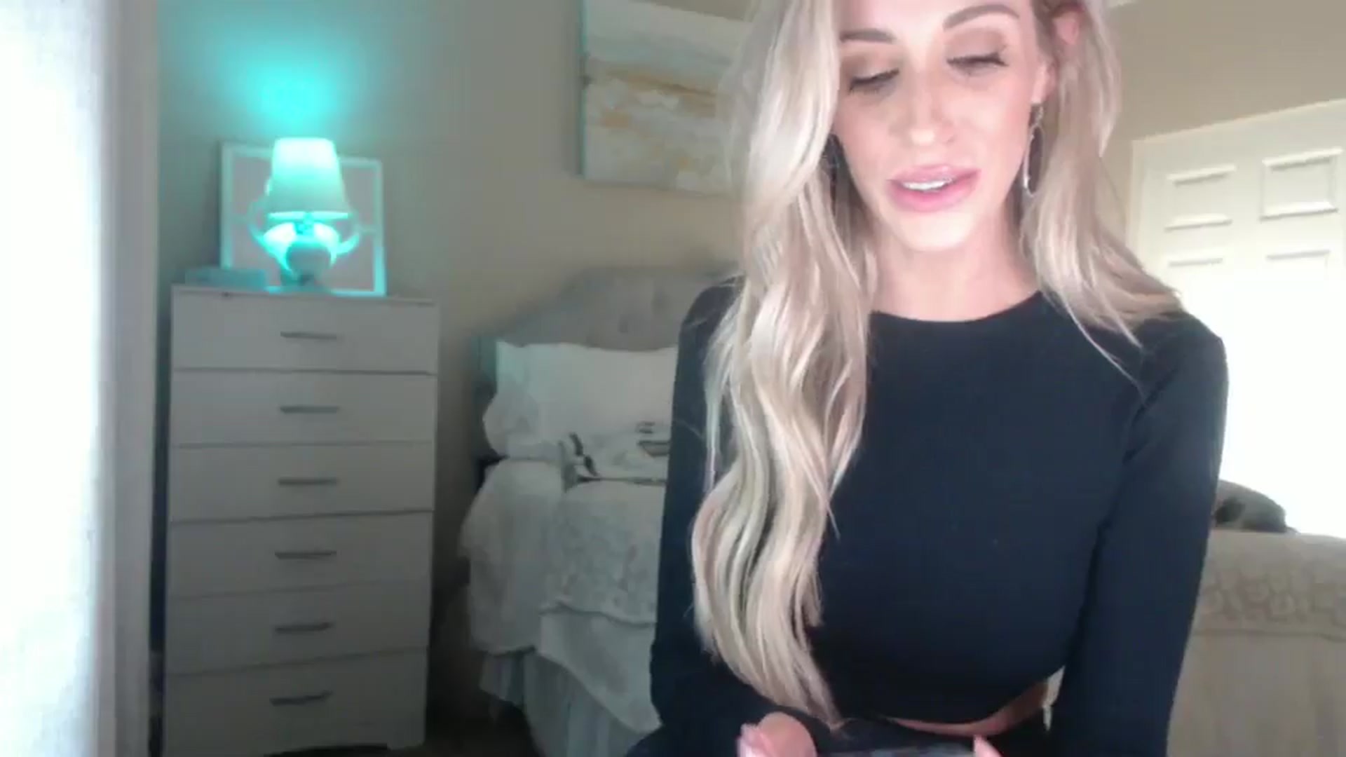 Gallery image thumbnail from Queen_bambii's myfreecams stream on, 02/03/2025, 06:17 image 17 of 20